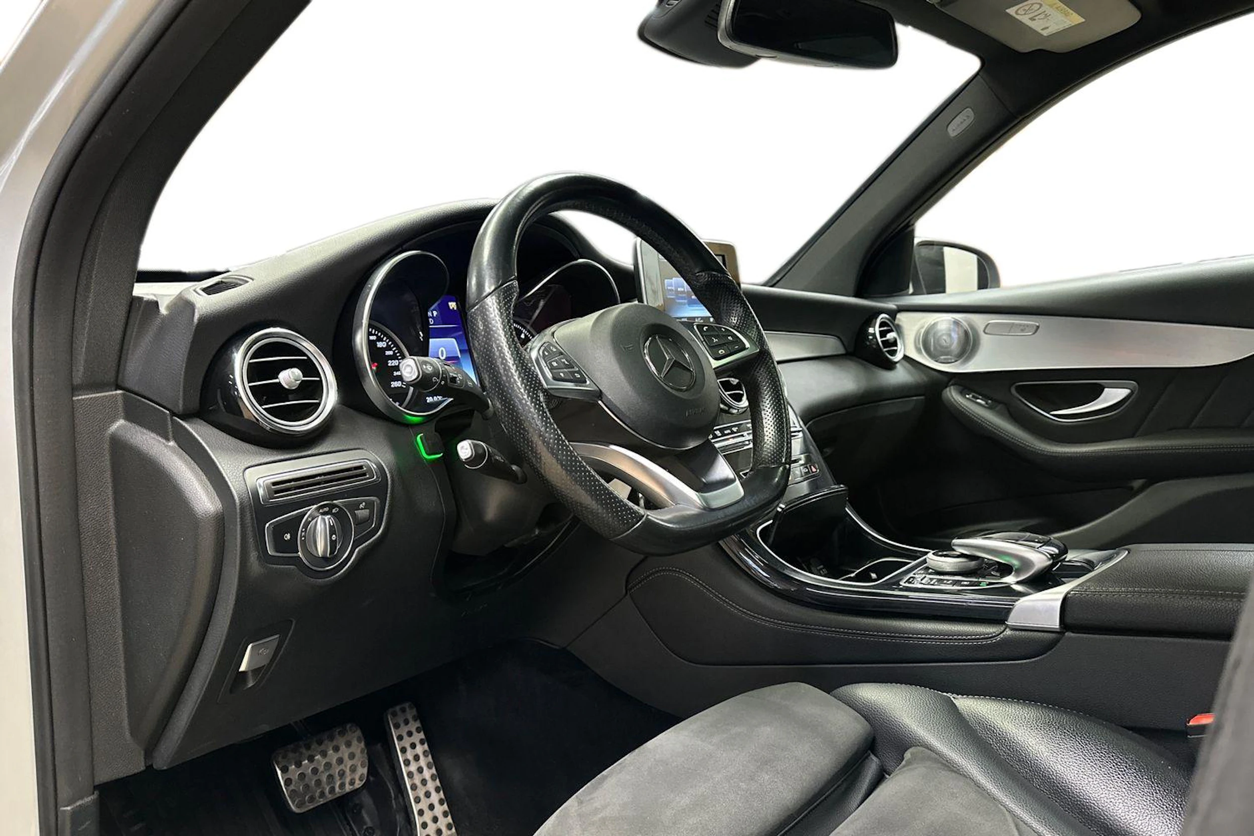 harmaa Mercedes-Benz GLC 2016 kuva 6.