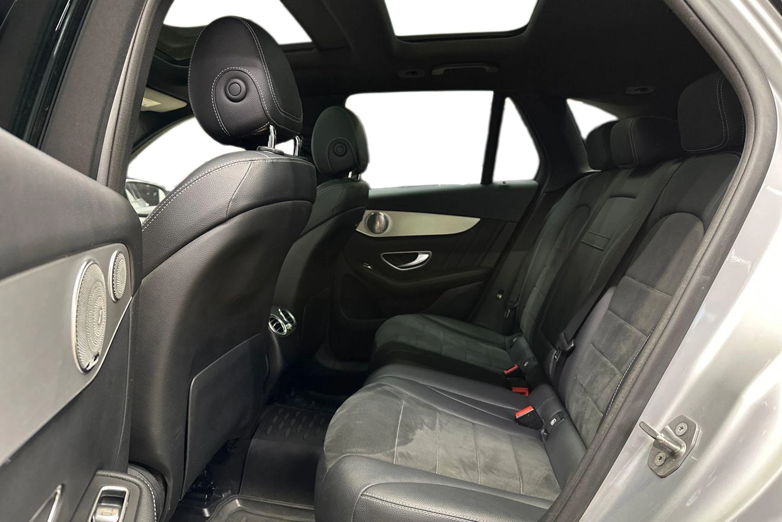 harmaa Mercedes-Benz GLC 2016 kuva 8.
