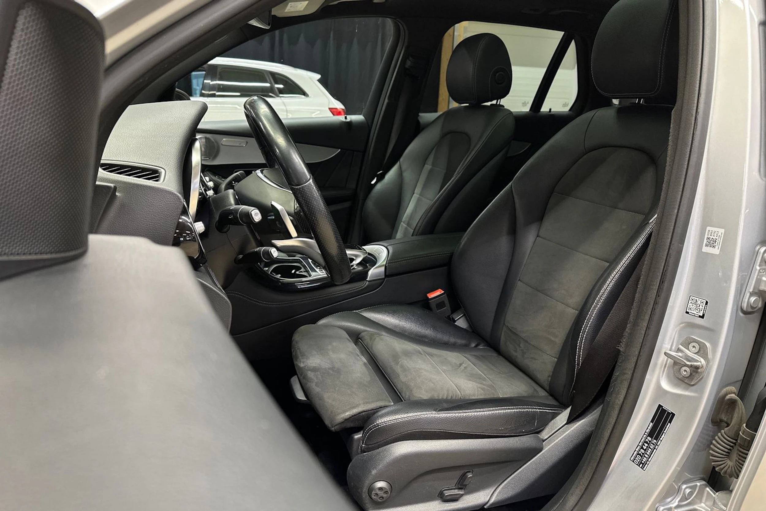 harmaa Mercedes-Benz GLC 2016 kuva 11.