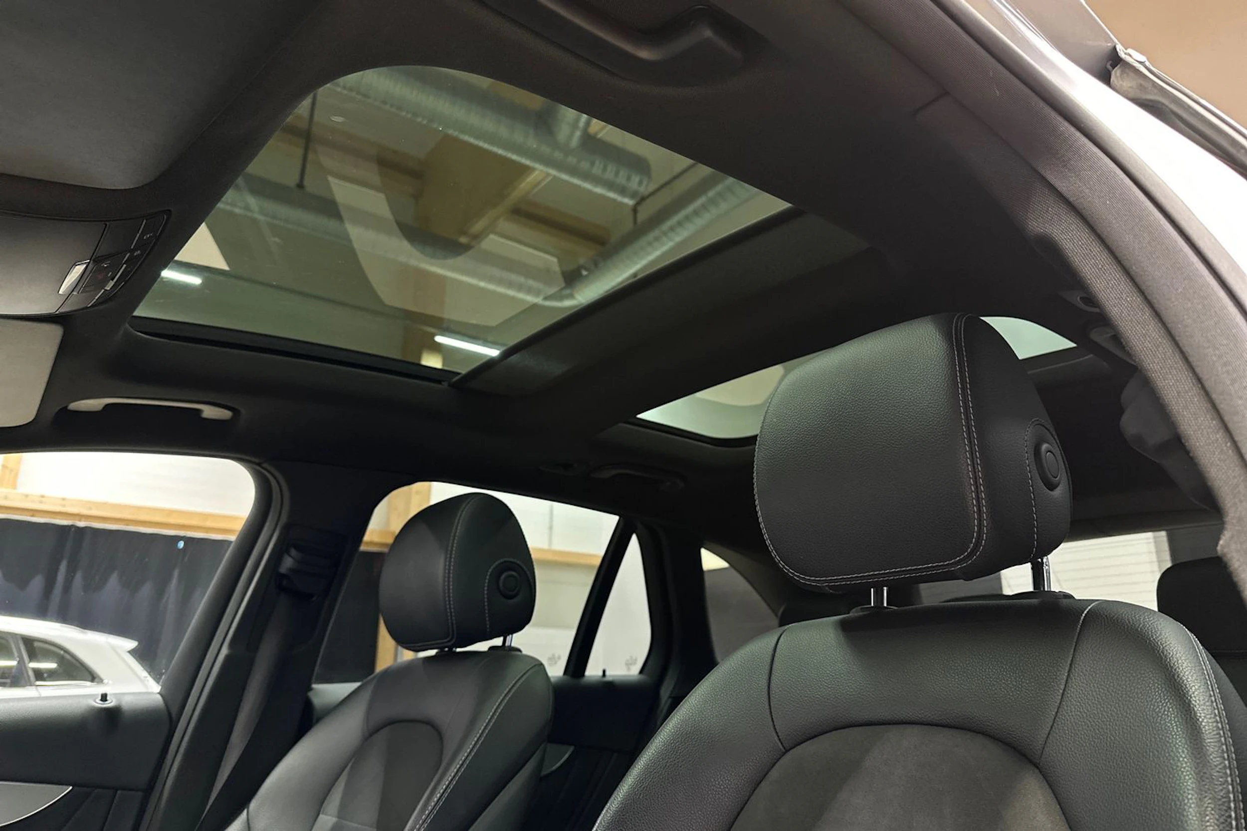 harmaa Mercedes-Benz GLC 2016 kuva 12.