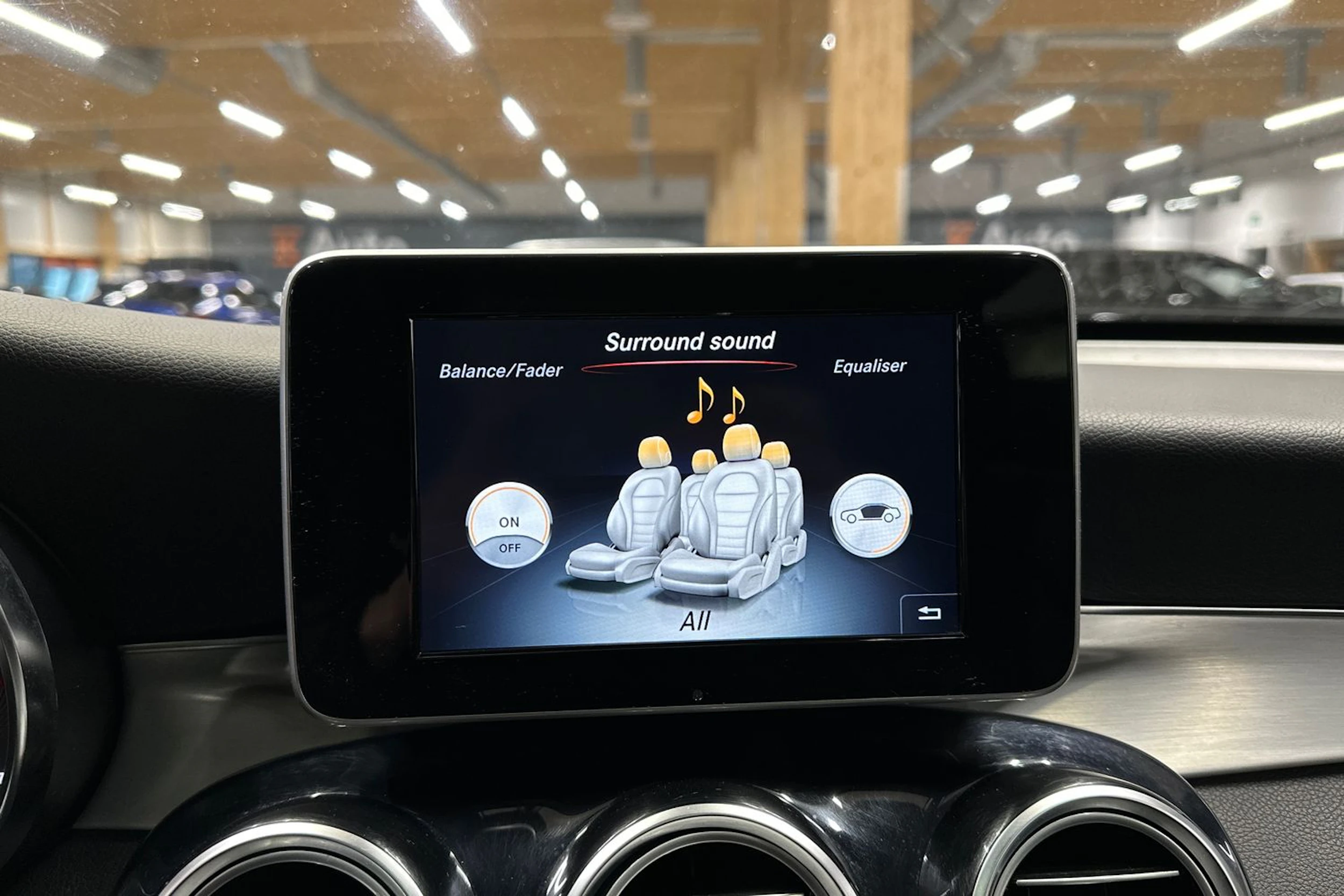 harmaa Mercedes-Benz GLC 2016 kuva 14.