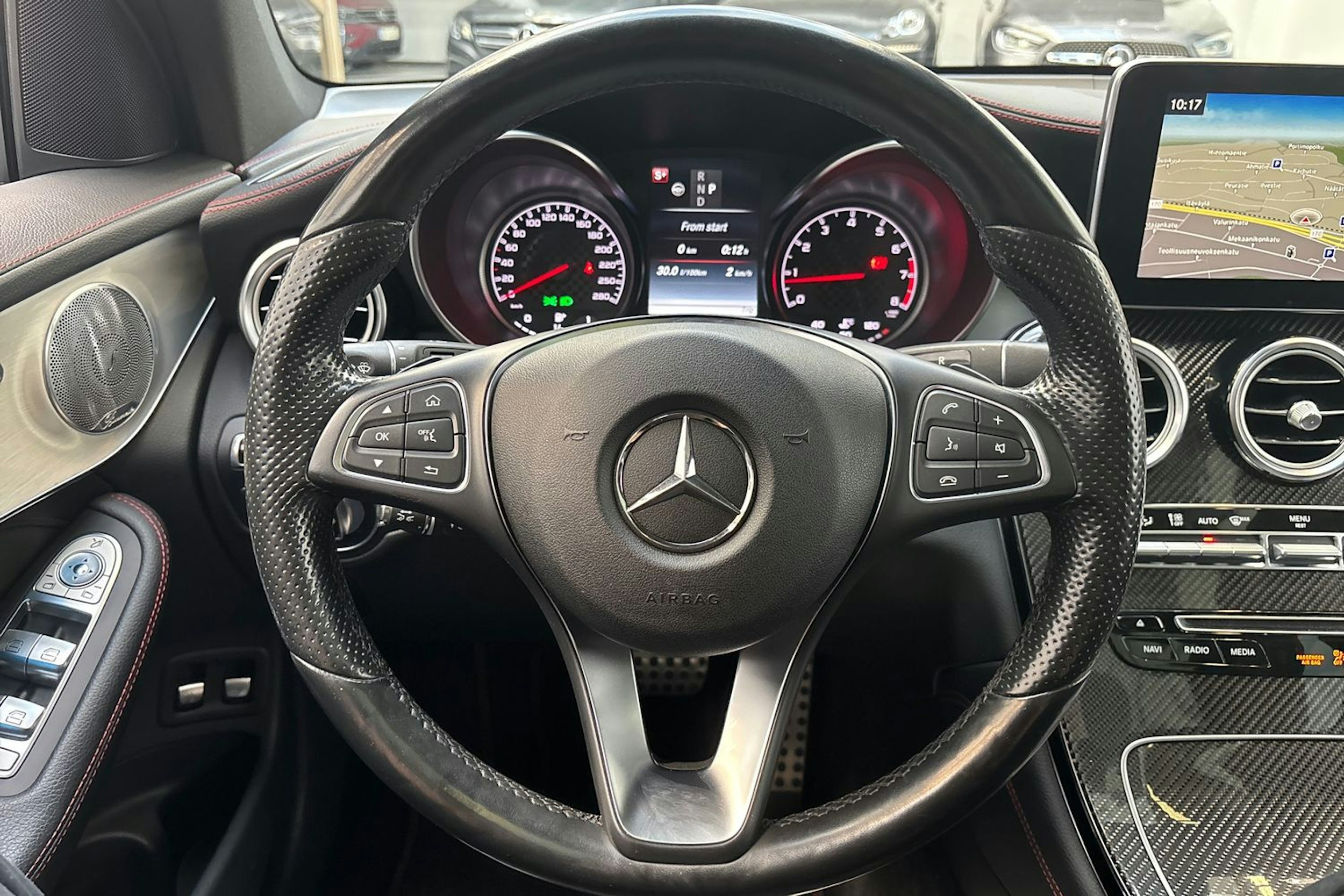 harmaa Mercedes-Benz GLC 2016 kuva 20.