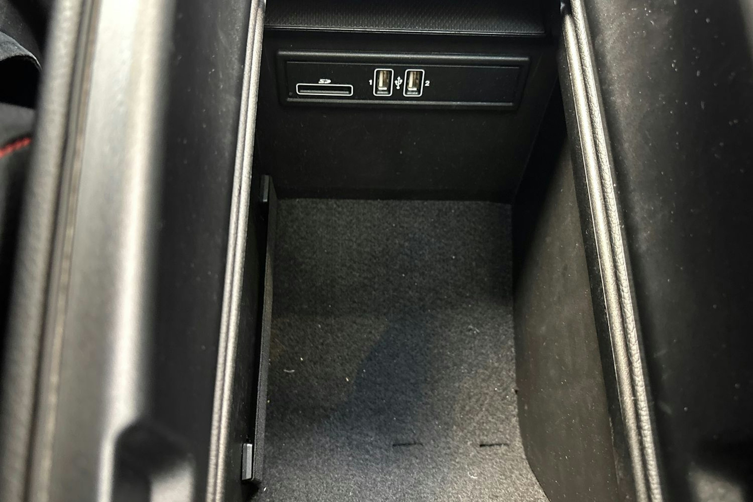 harmaa Mercedes-Benz GLC 2016 kuva 29.