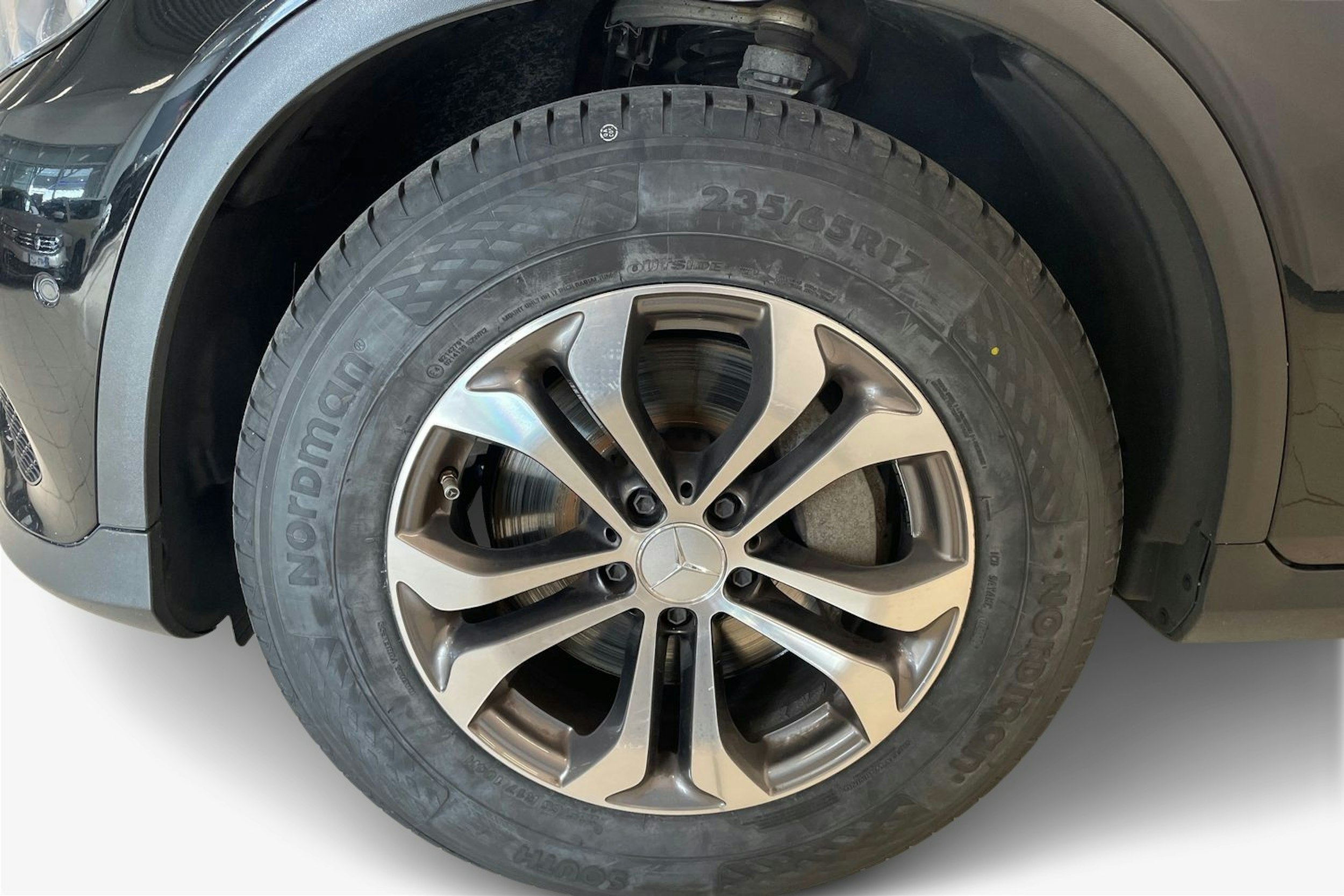 Musta Mercedes-Benz GLC 2016 kuva 11.