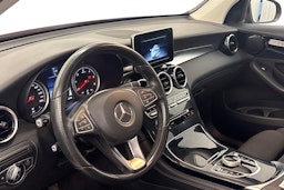 Punainen Mercedes-Benz GLC 2016 kuva 6.