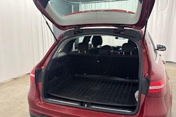 Punainen Mercedes-Benz GLC 2016 kuva 11.