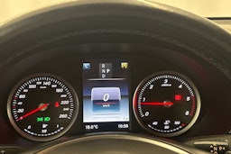 Punainen Mercedes-Benz GLC 2016 kuva 16.