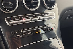 Punainen Mercedes-Benz GLC 2016 kuva 17.