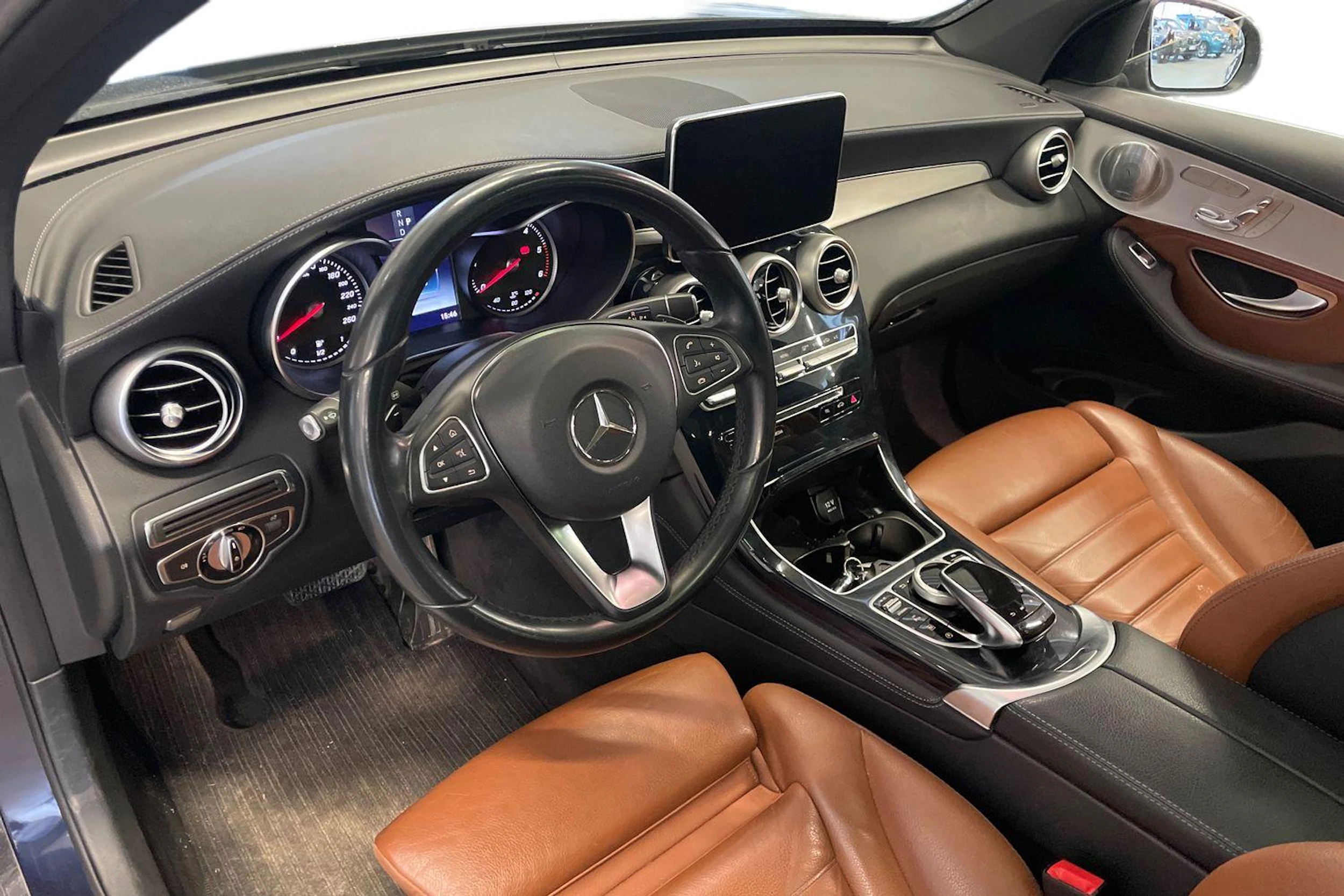 Sininen Mercedes-Benz GLC 2016 kuva 3.
