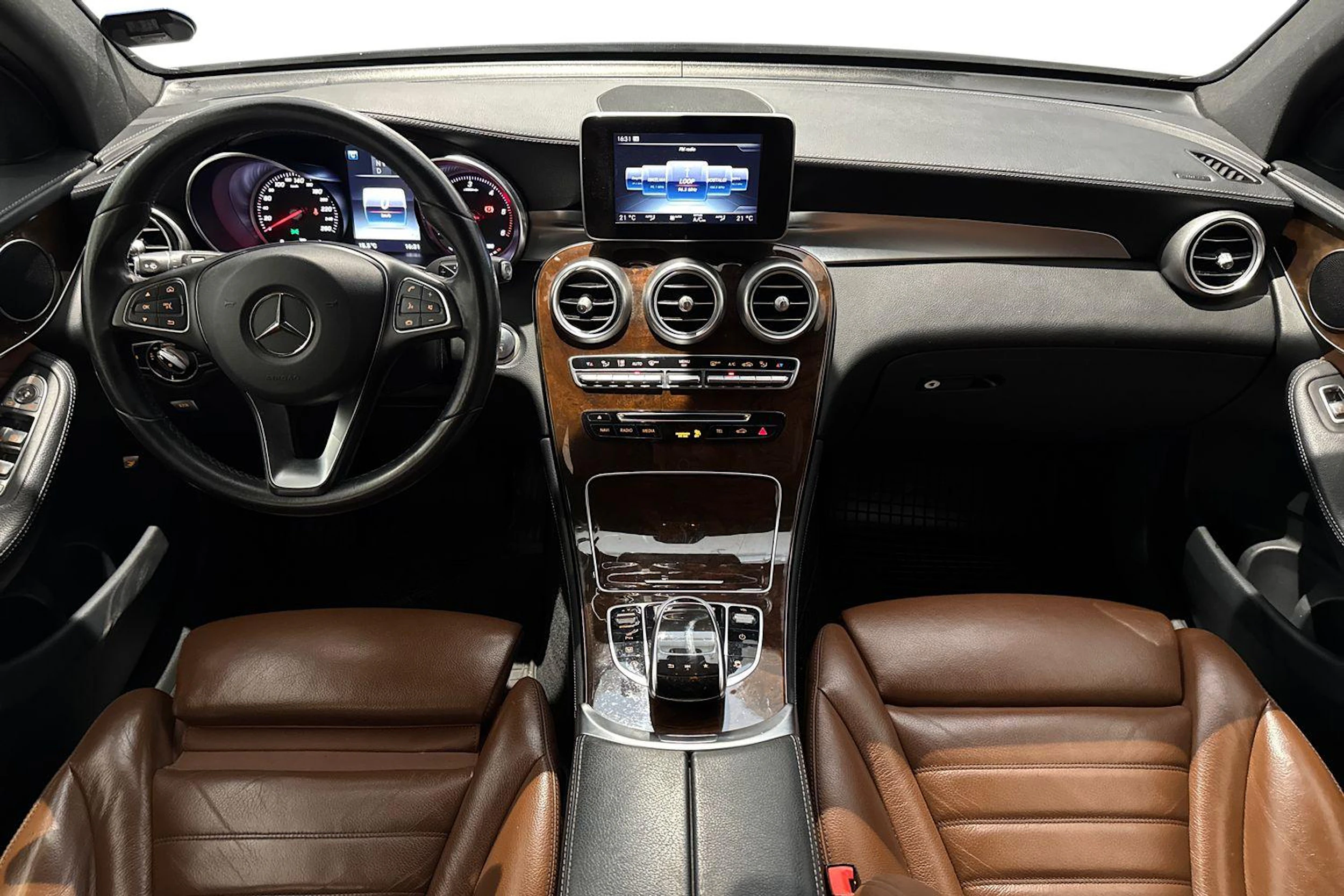 harmaa Mercedes-Benz GLC 2016 kuva 9.