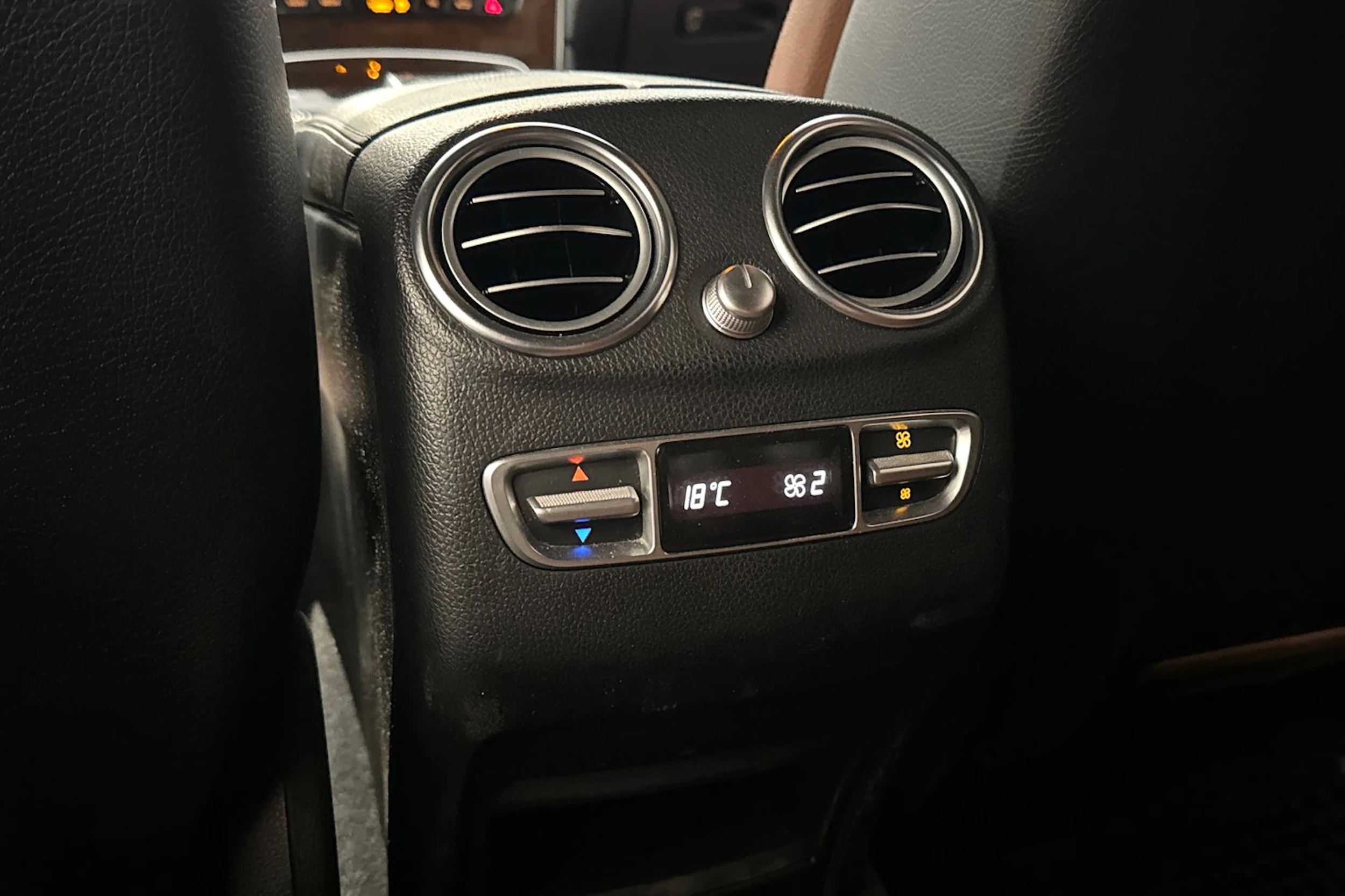 harmaa Mercedes-Benz GLC 2016 kuva 20.