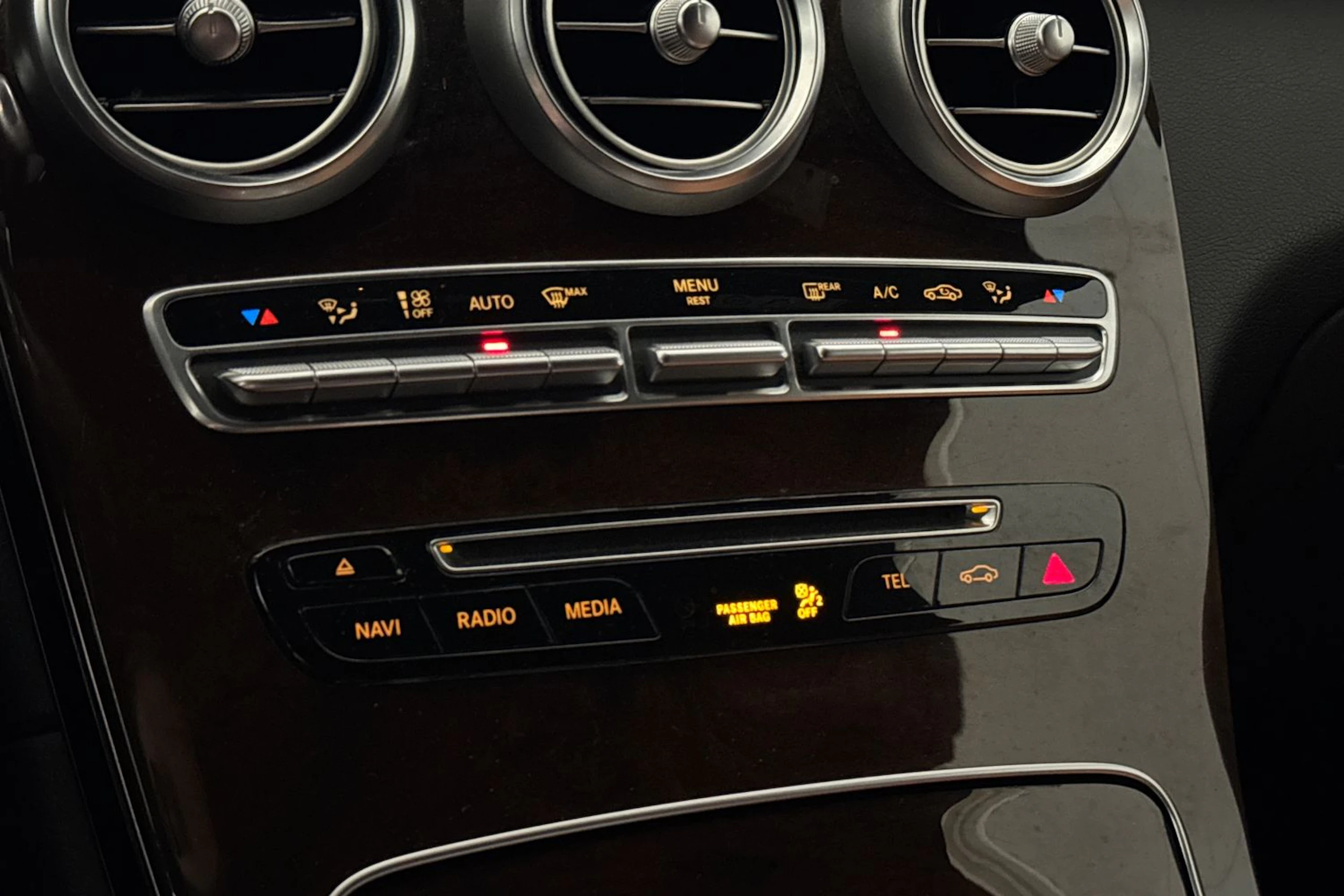 harmaa Mercedes-Benz GLC 2016 kuva 29.