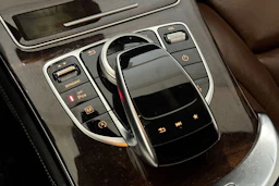 harmaa Mercedes-Benz GLC 2016 kuva 30.