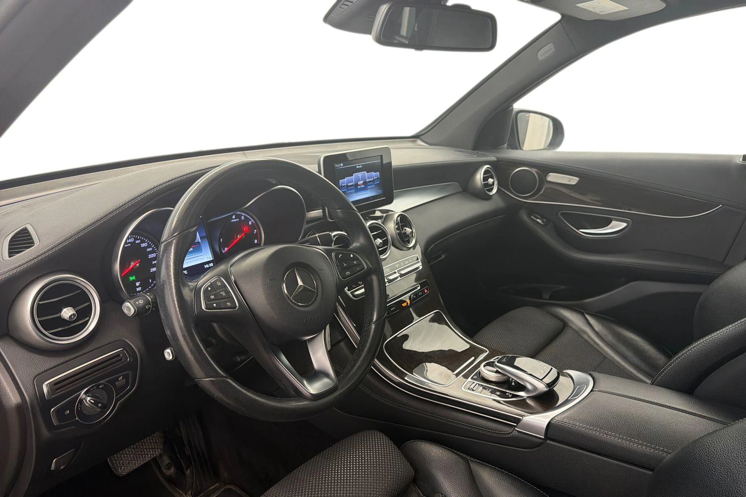 musta Mercedes-Benz GLC 2017 kuva 6.