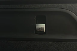 musta Mercedes-Benz GLC 2017 kuva 14.