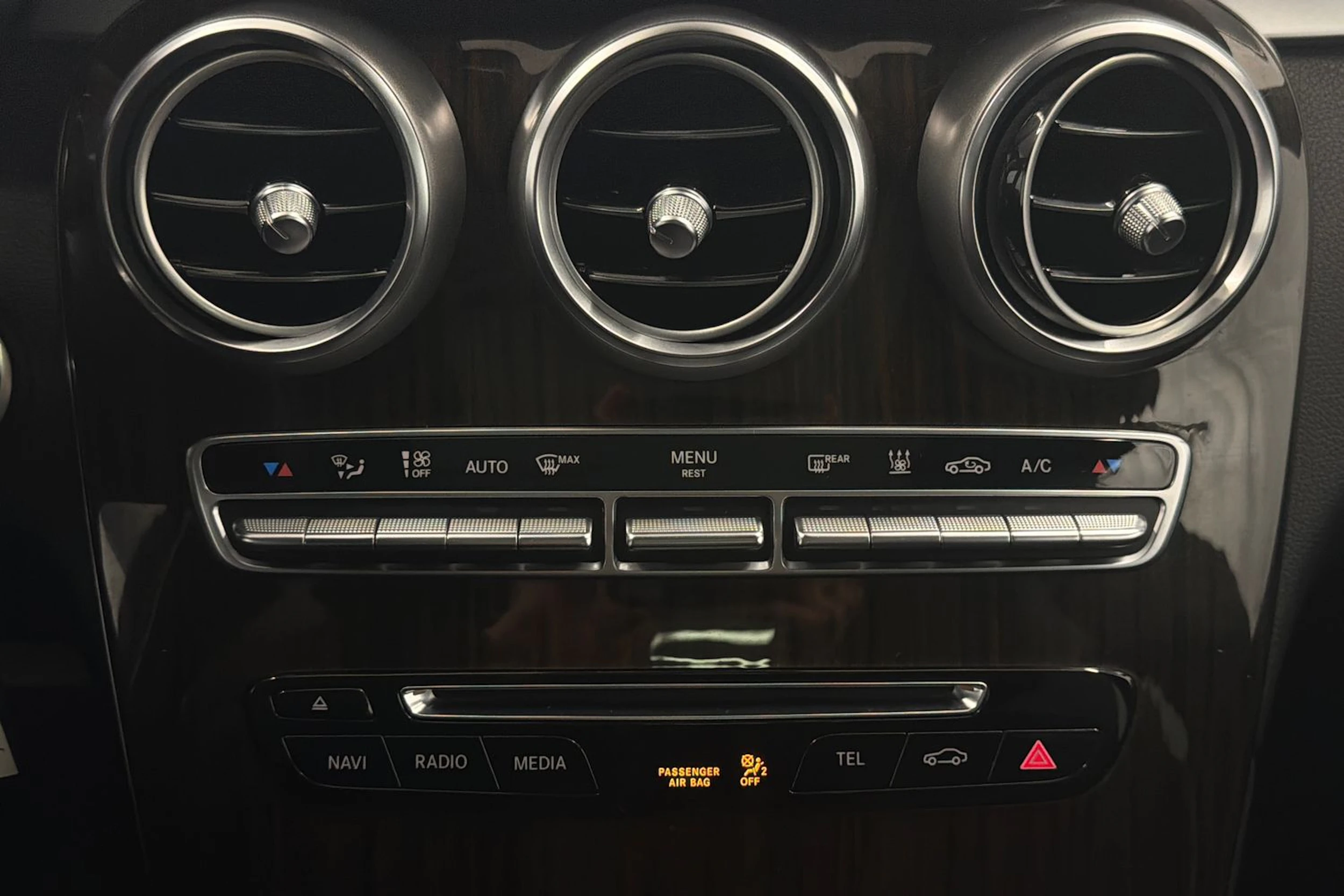 musta Mercedes-Benz GLC 2017 kuva 25.