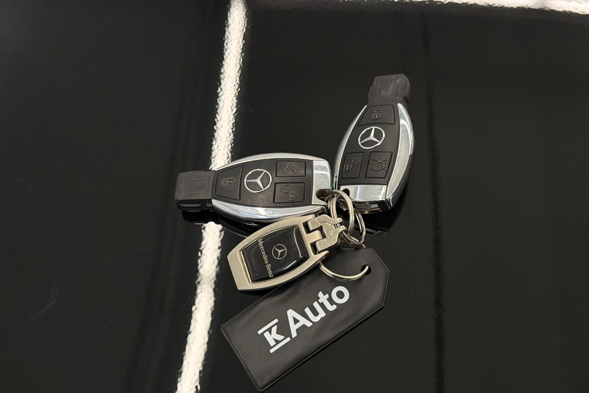 musta Mercedes-Benz GLC 2017 kuva 34.