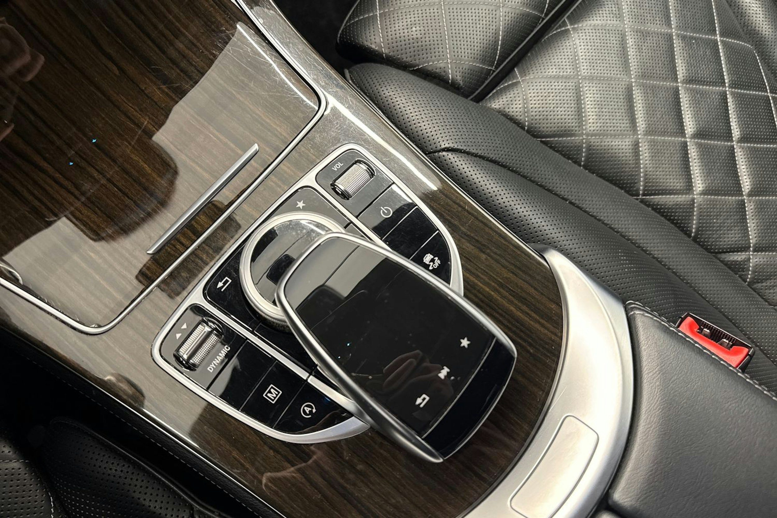 Musta Mercedes-Benz GLC 2017 kuva 21.