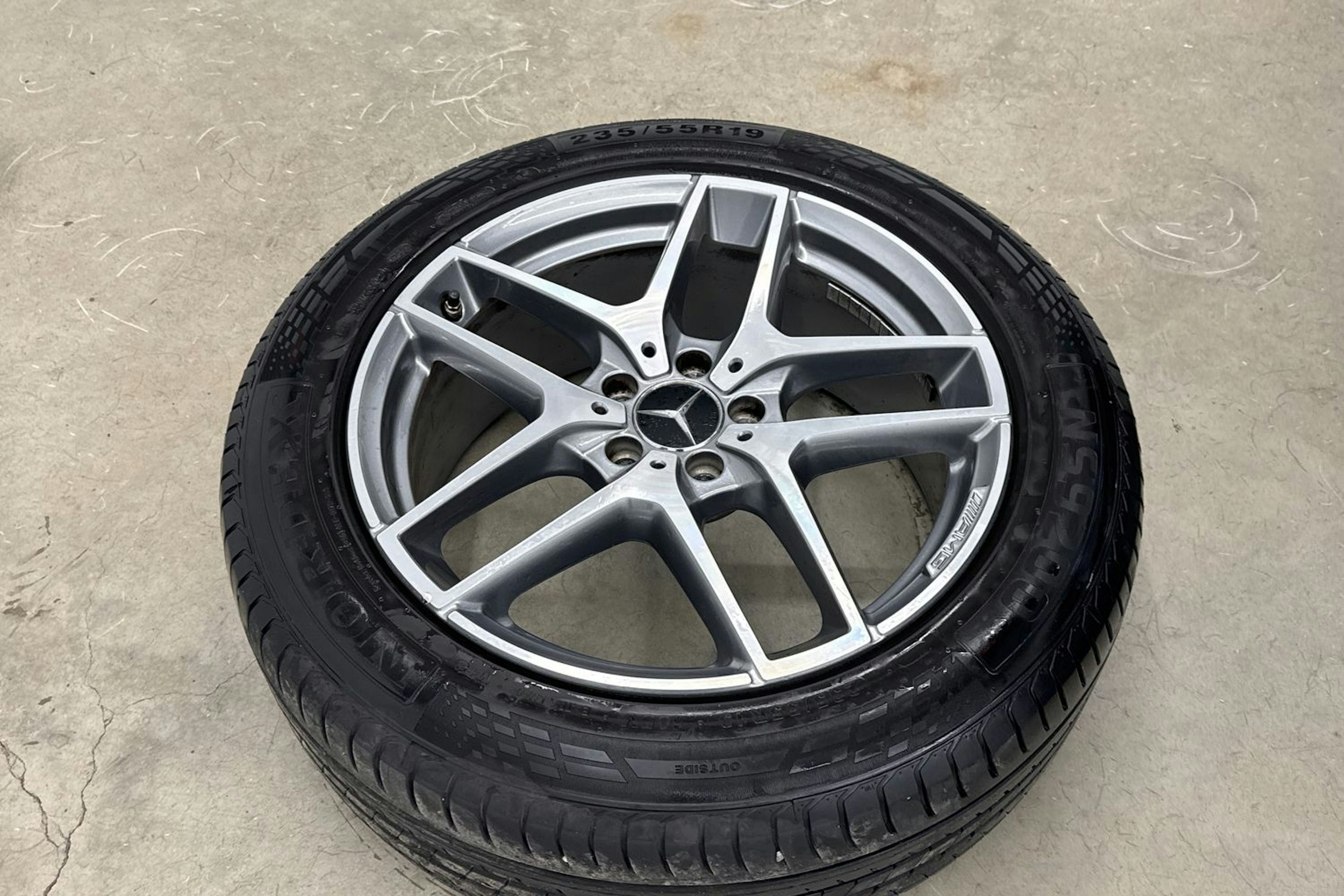 Harmaa Mercedes-Benz GLC 2017 kuva 13.