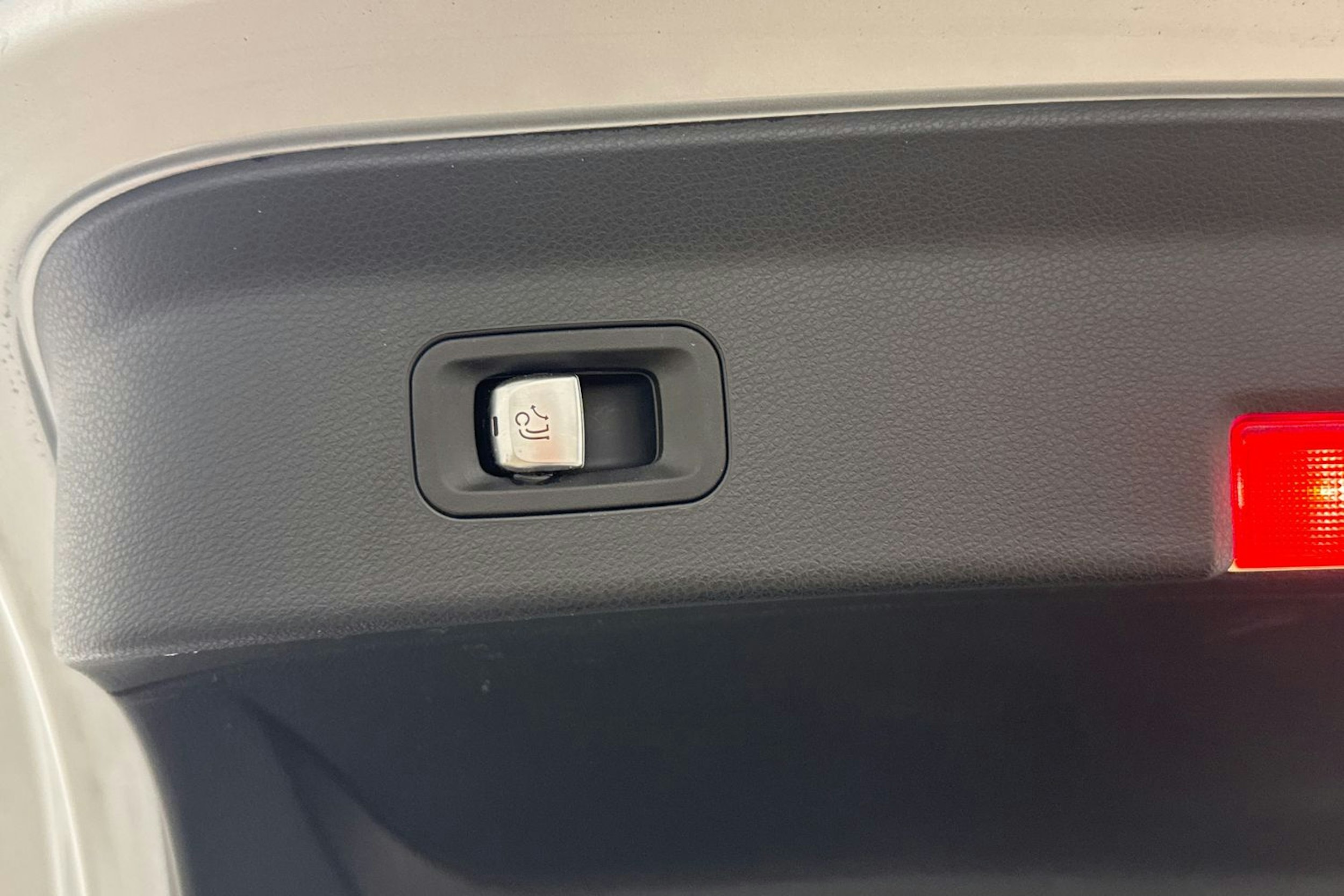 Harmaa Mercedes-Benz GLC 2017 kuva 15.