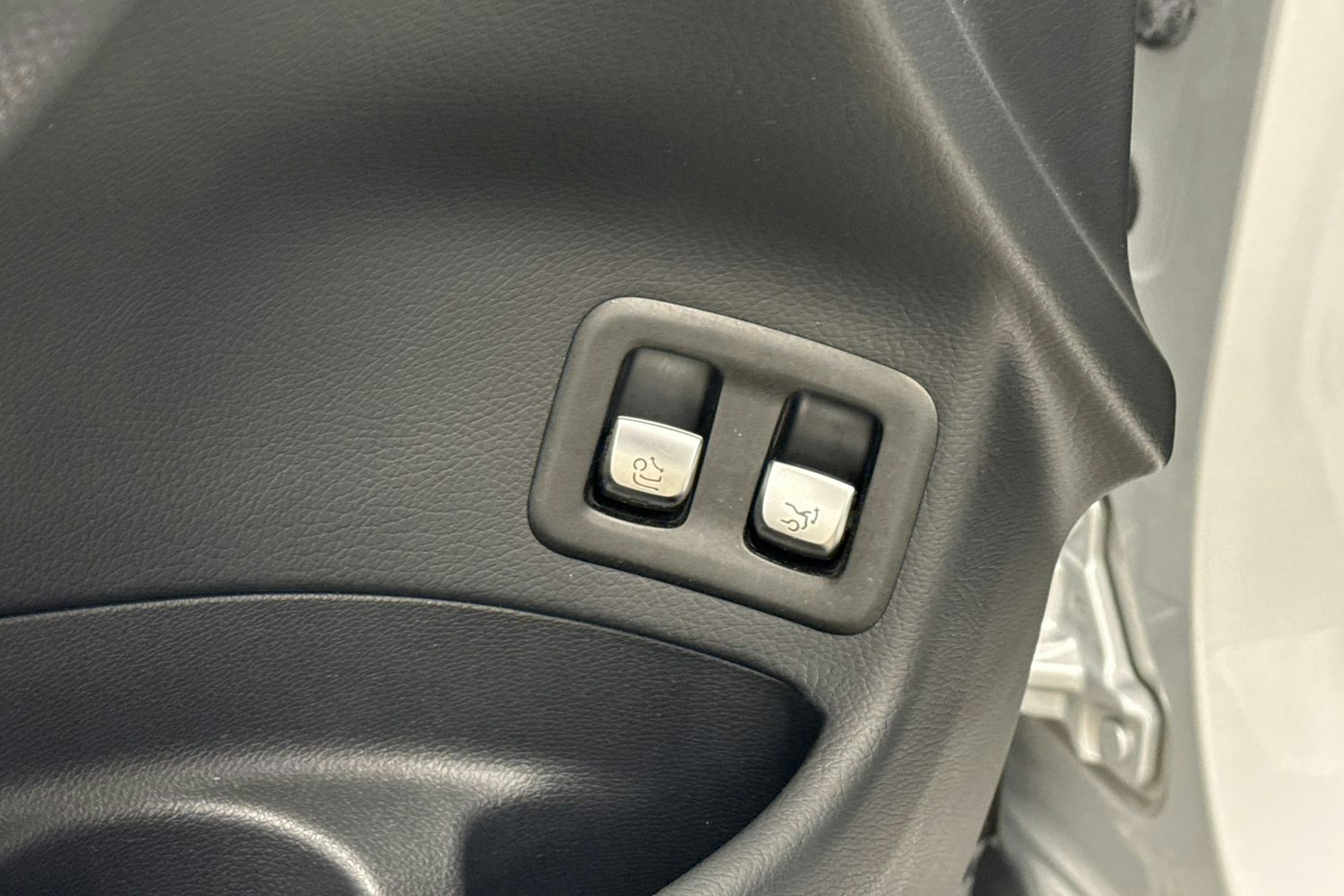 Harmaa Mercedes-Benz GLC 2017 kuva 17.