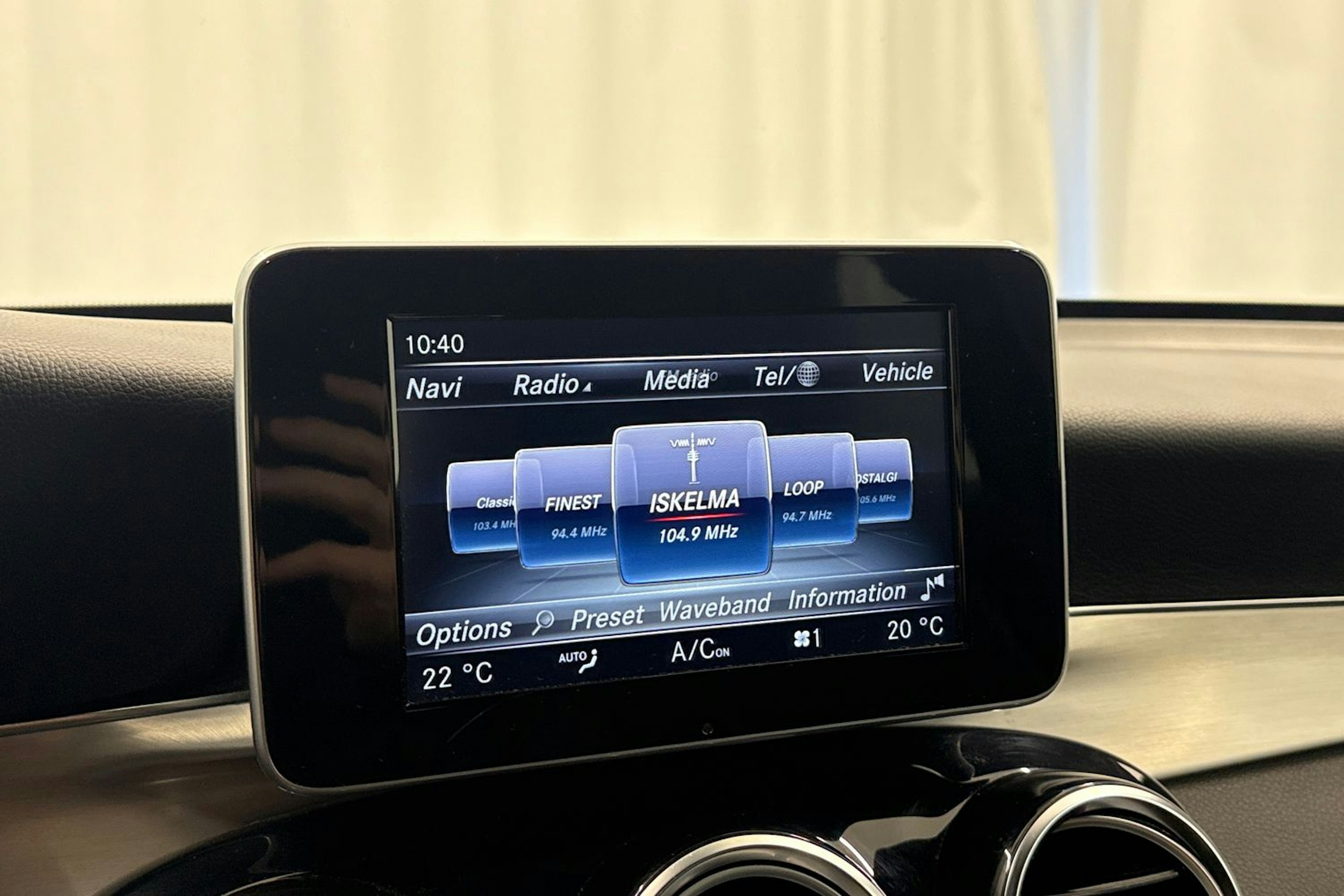 Harmaa Mercedes-Benz GLC 2017 kuva 23.