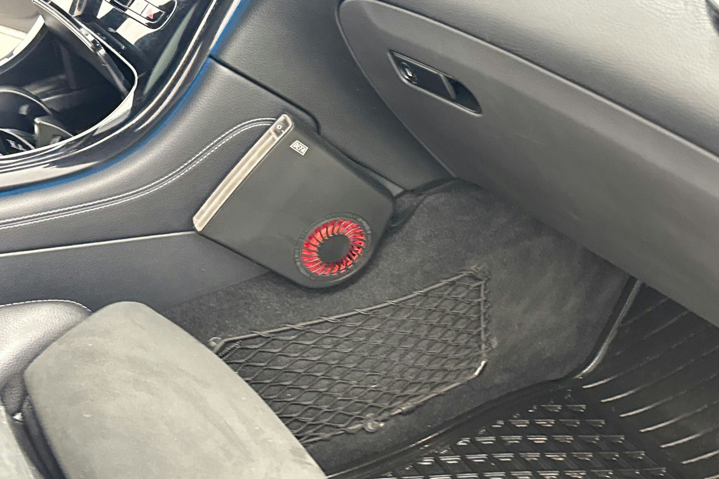 Harmaa Mercedes-Benz GLC 2017 kuva 26.