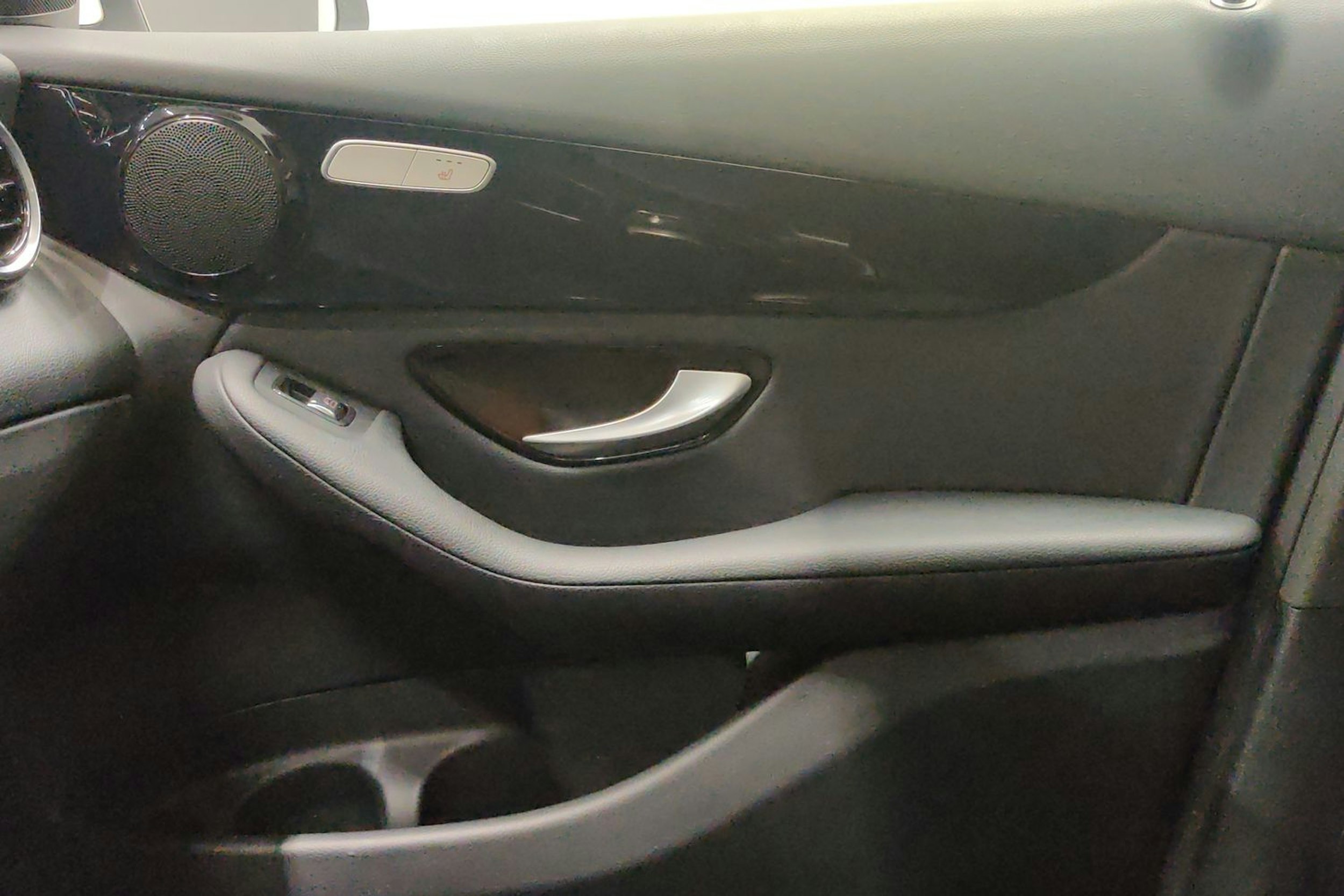 valkoinen Mercedes-Benz GLC 2017 kuva 21.