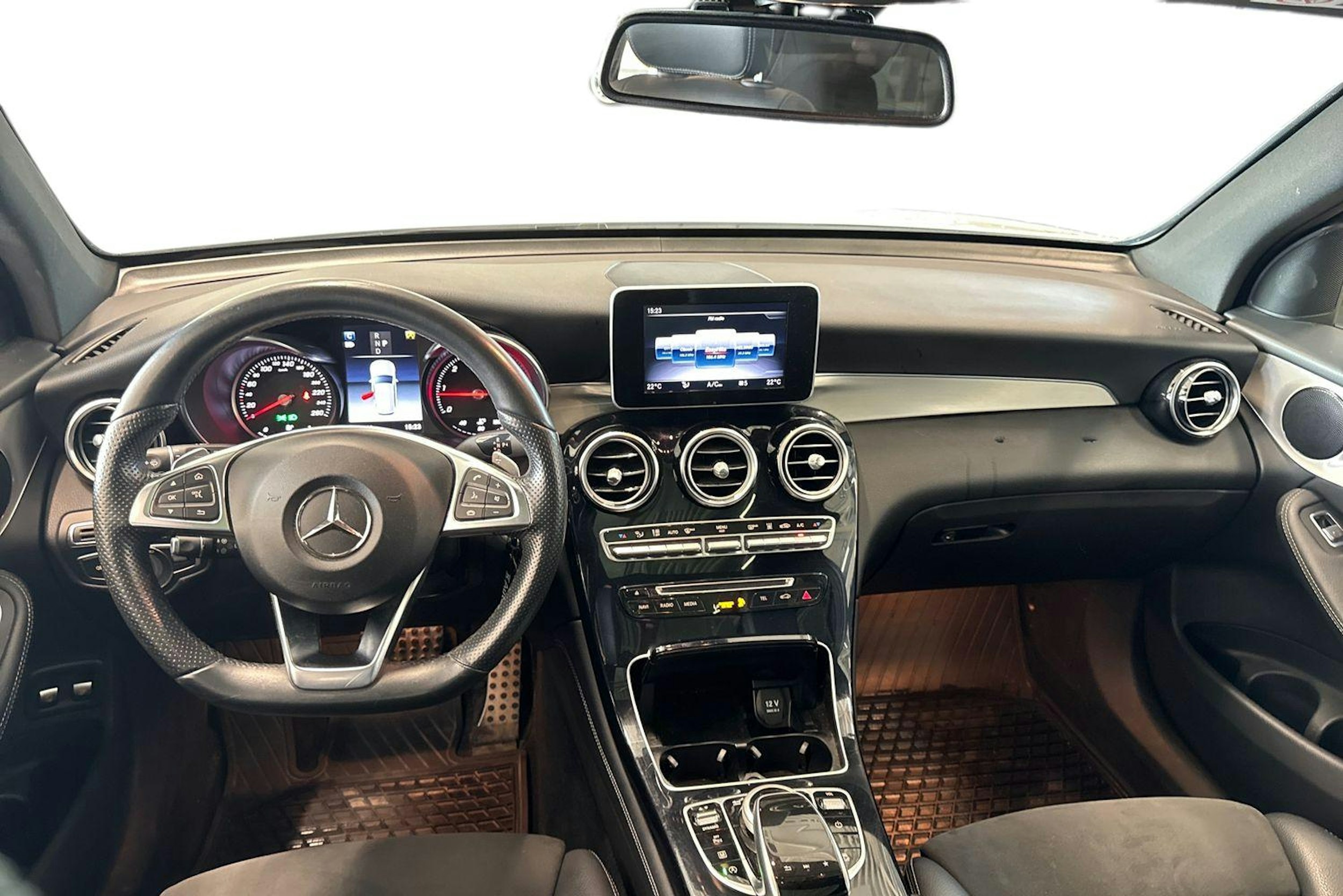 valkoinen Mercedes-Benz GLC 2017 kuva 7.