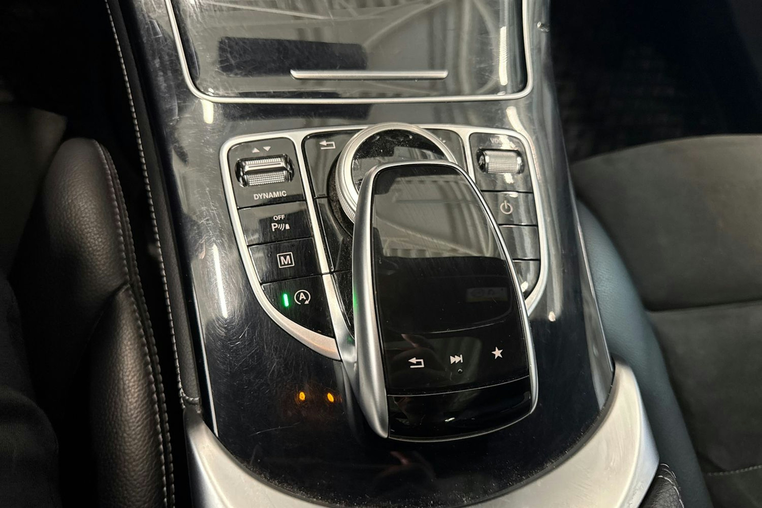 valkoinen Mercedes-Benz GLC 2017 kuva 14.