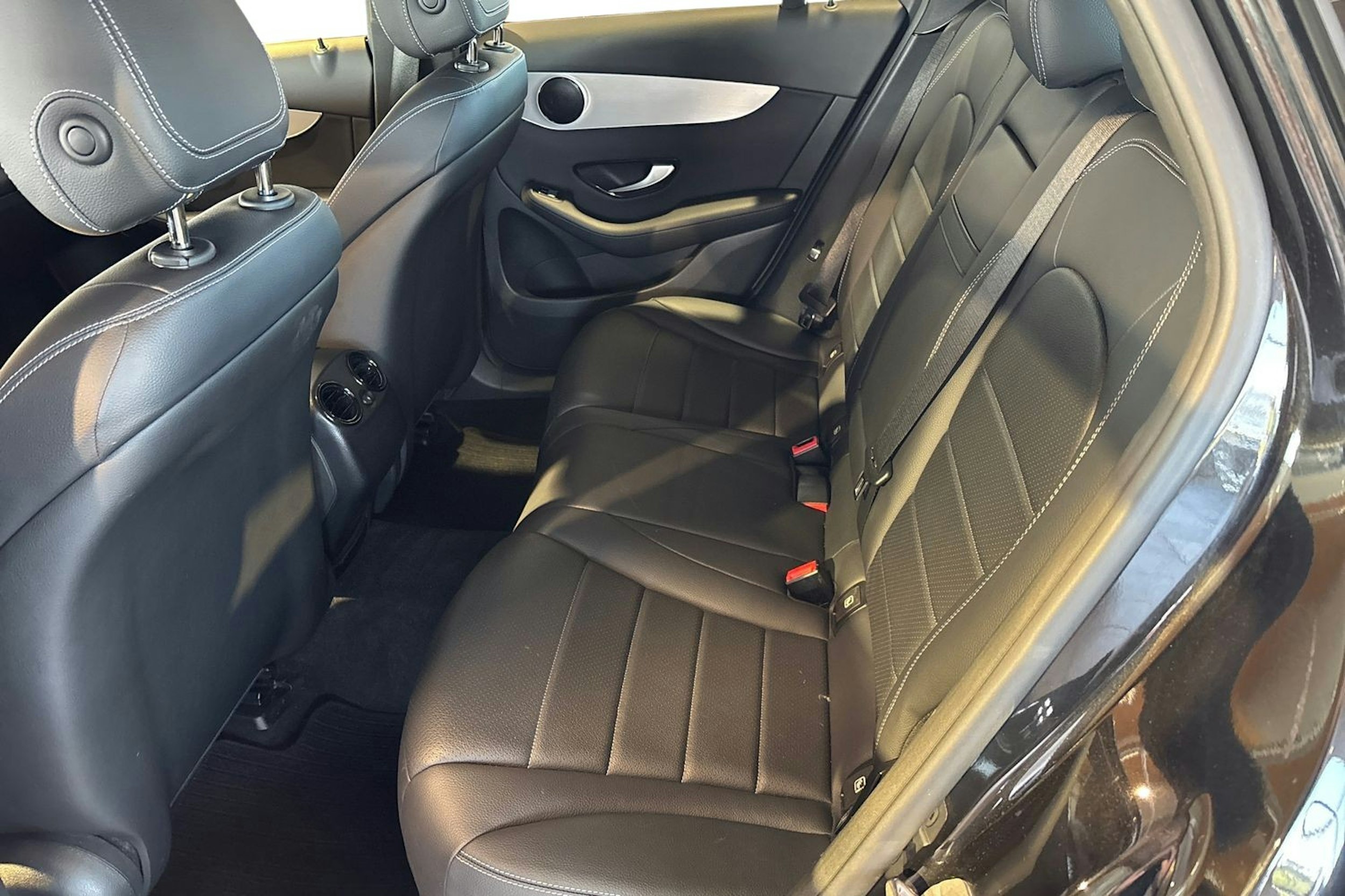 musta Mercedes-Benz GLC 2018 kuva 10.