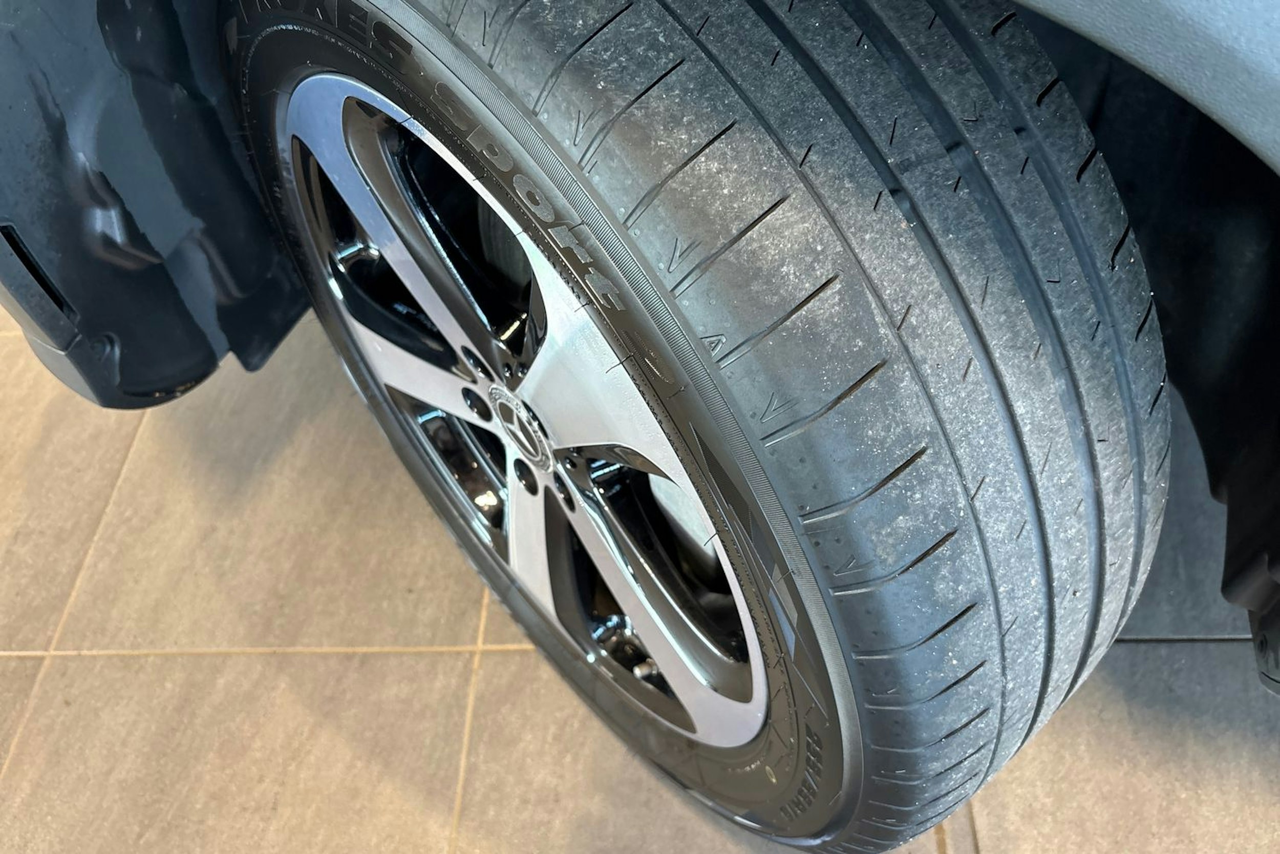 musta Mercedes-Benz GLC 2018 kuva 13.