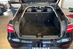 musta Mercedes-Benz GLC 2018 kuva 19.
