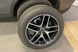 harmaa Mercedes-Benz GLC 2018 kuva 13.