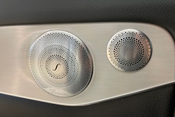 harmaa Mercedes-Benz GLC 2018 kuva 17.