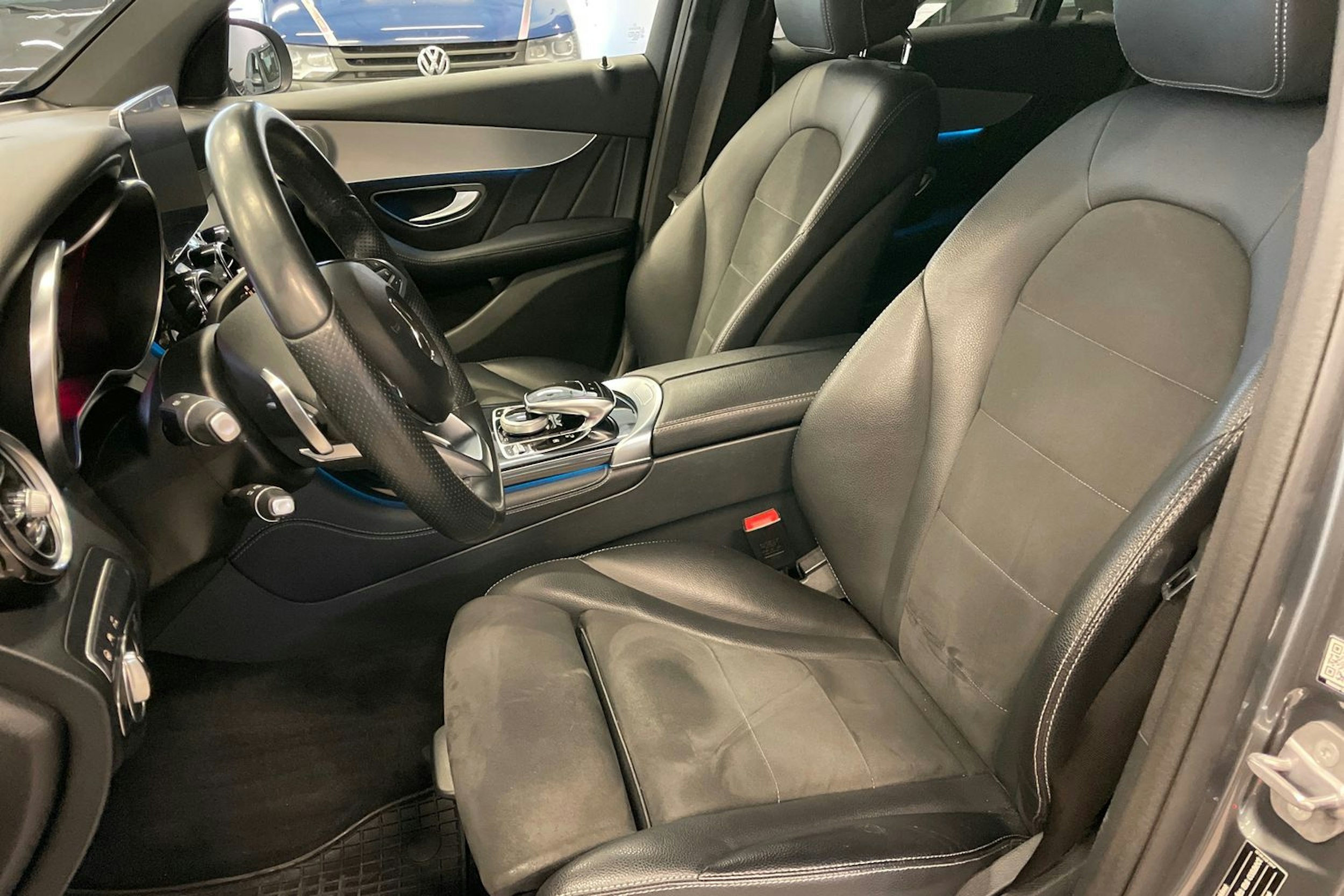 harmaa Mercedes-Benz GLC 2018 kuva 26.