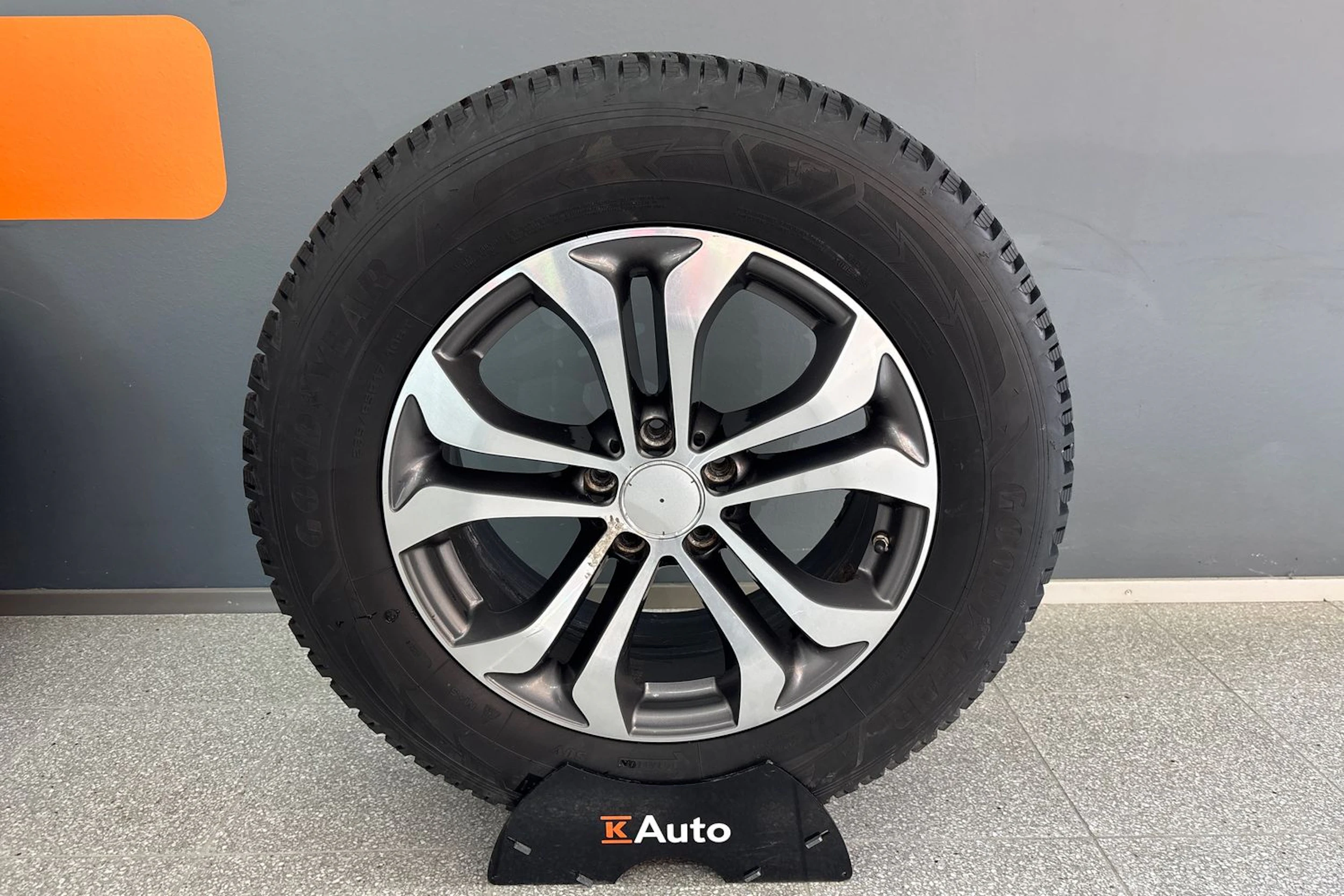 met. harmaa Mercedes-Benz GLC 2018 kuva 10.
