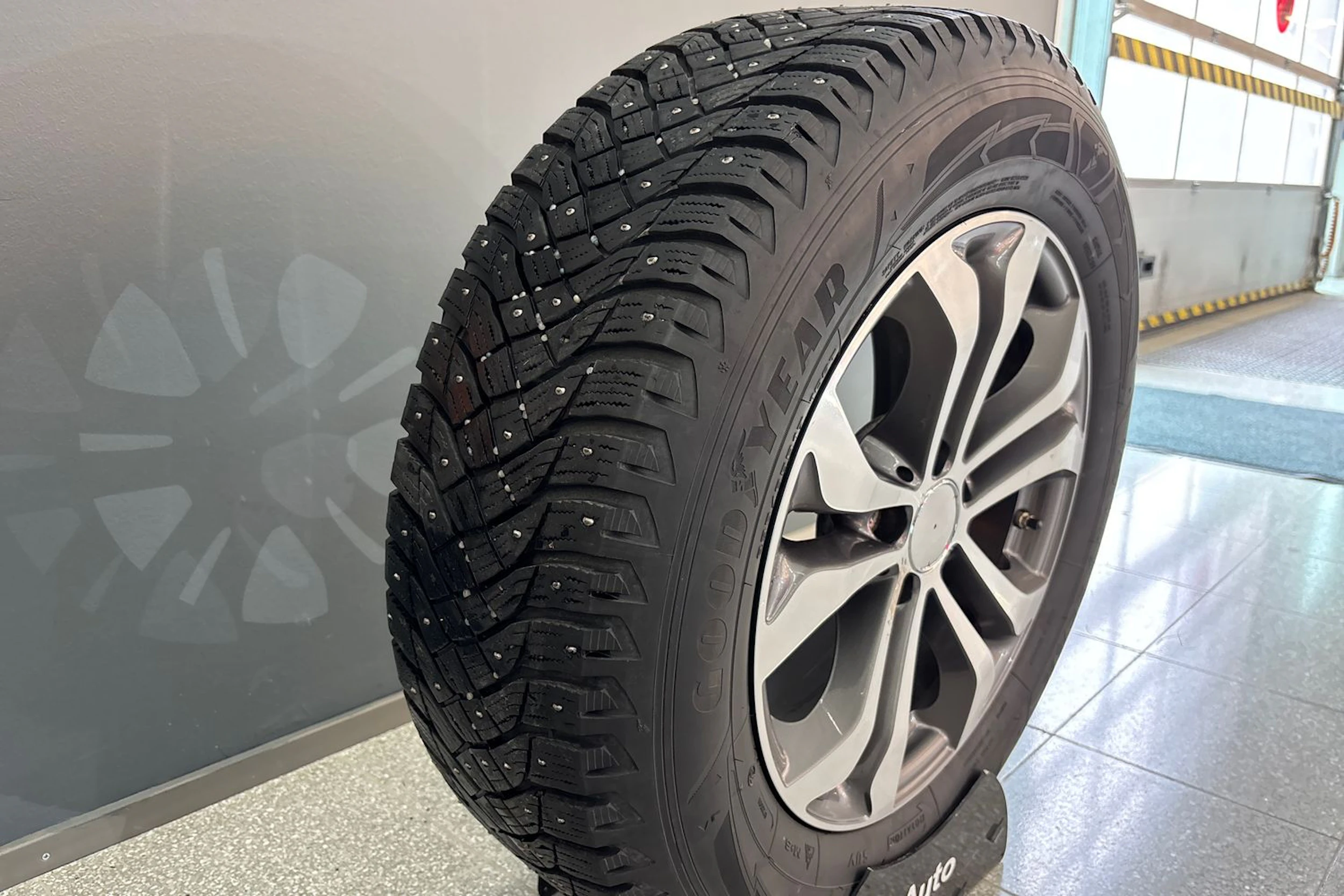 met. harmaa Mercedes-Benz GLC 2018 kuva 11.