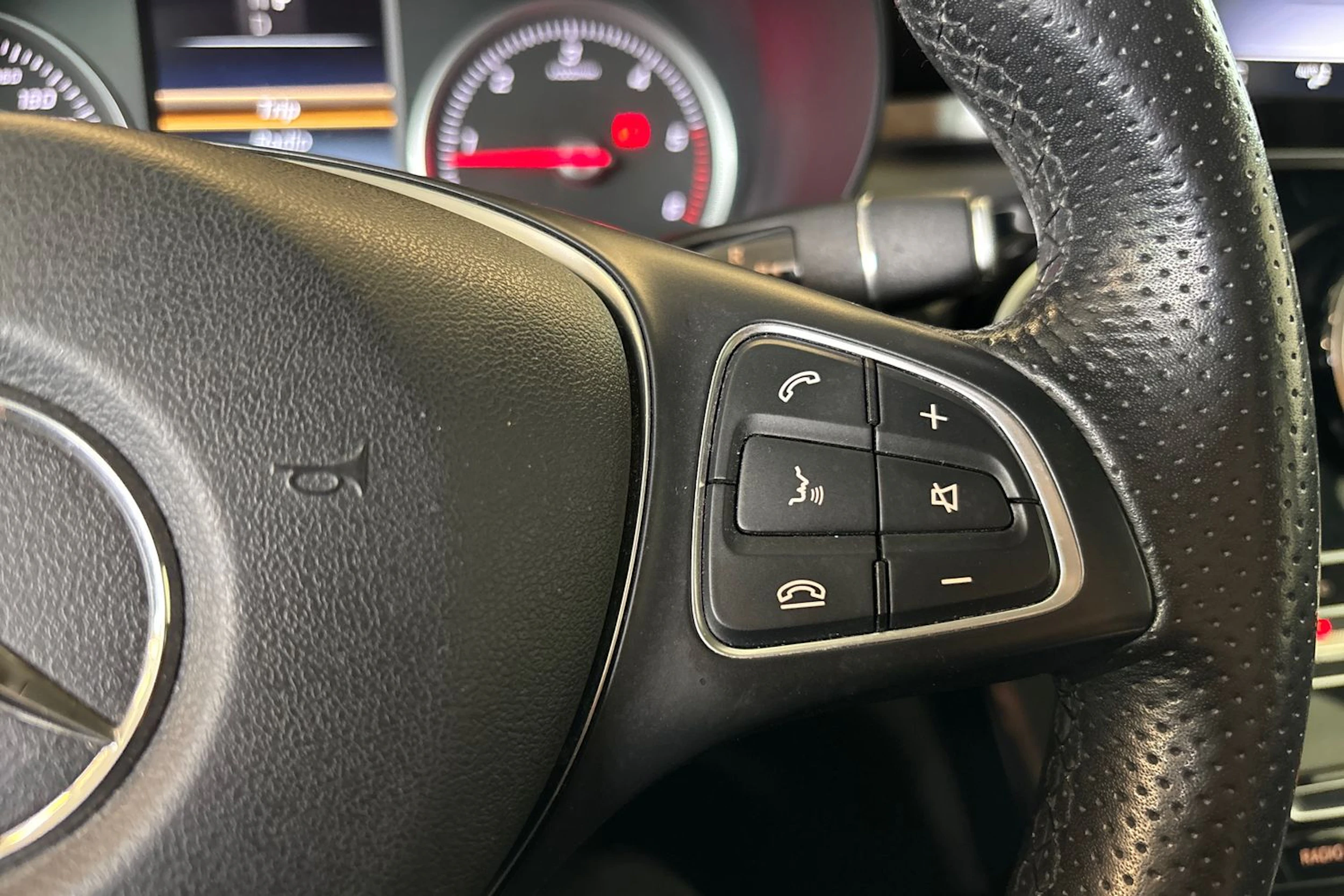 met. harmaa Mercedes-Benz GLC 2018 kuva 17.