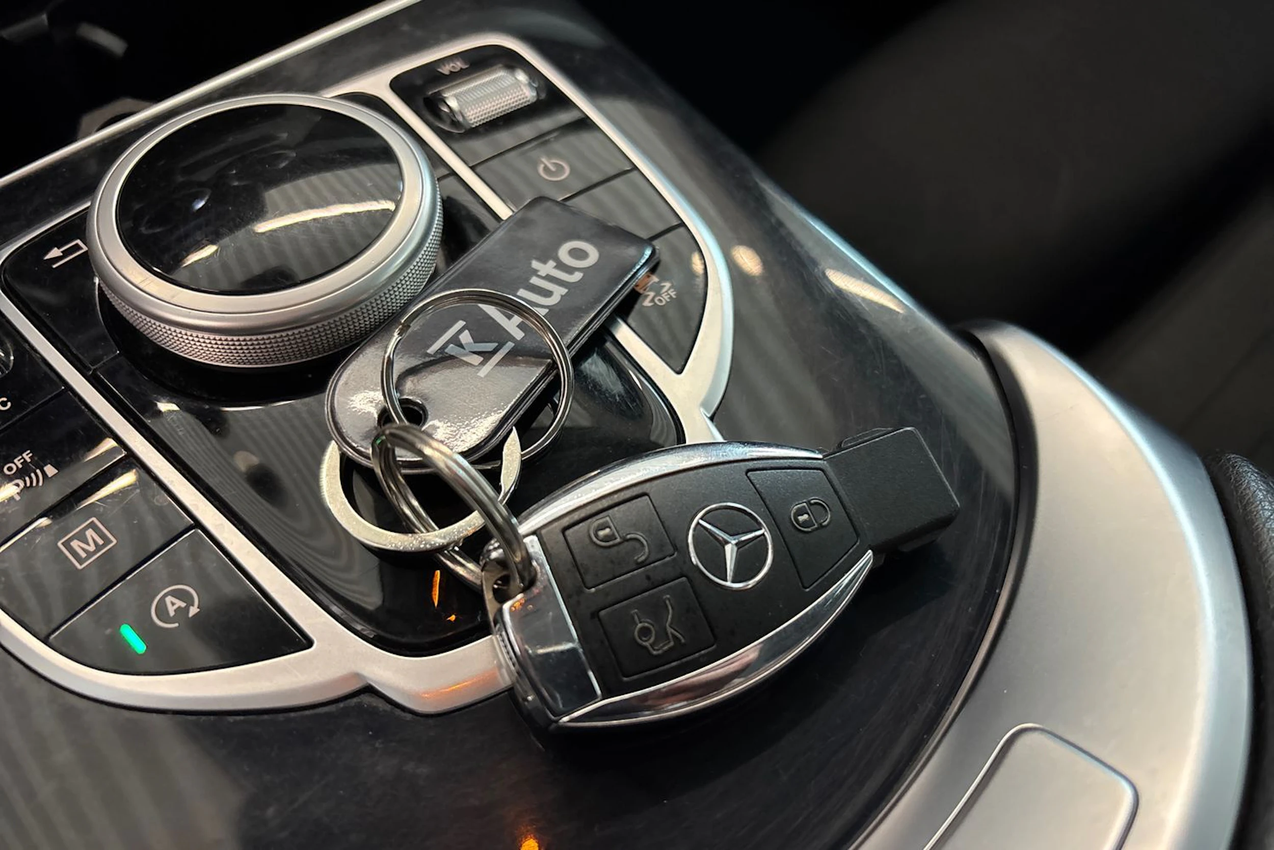 met. harmaa Mercedes-Benz GLC 2018 kuva 24.