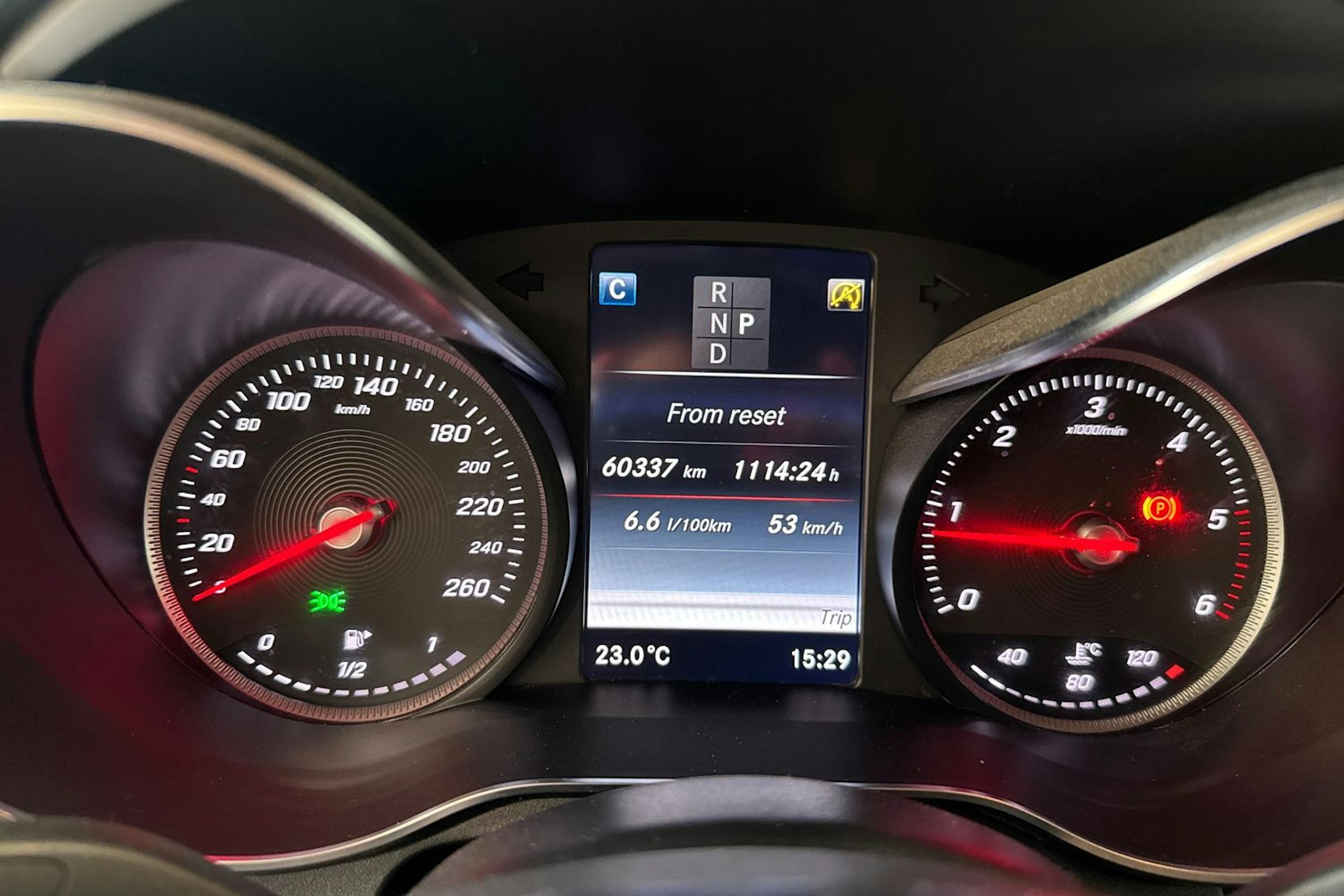 musta Mercedes-Benz GLC 2018 kuva 20.