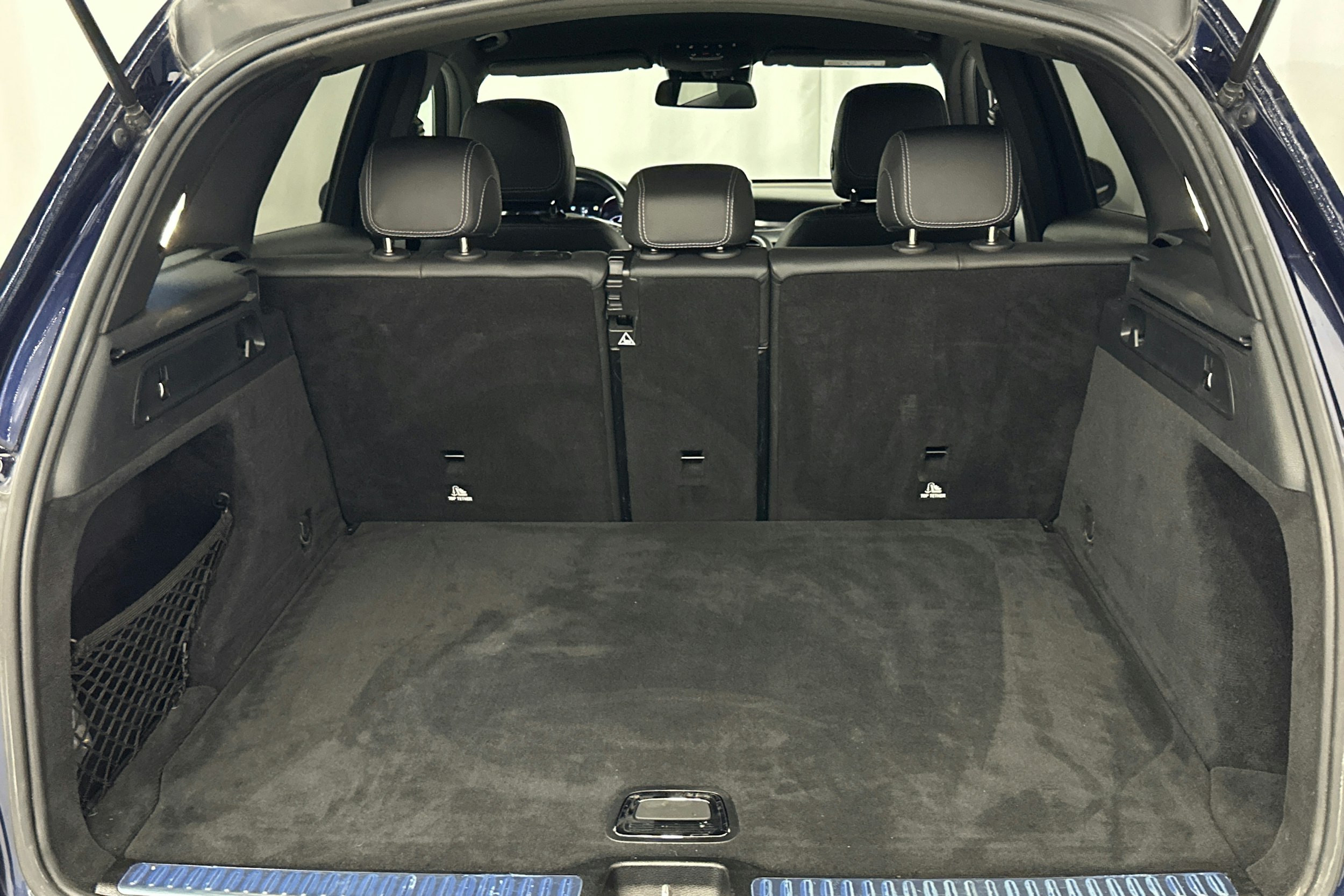 sininen Mercedes-Benz GLC 2018 kuva 13.
