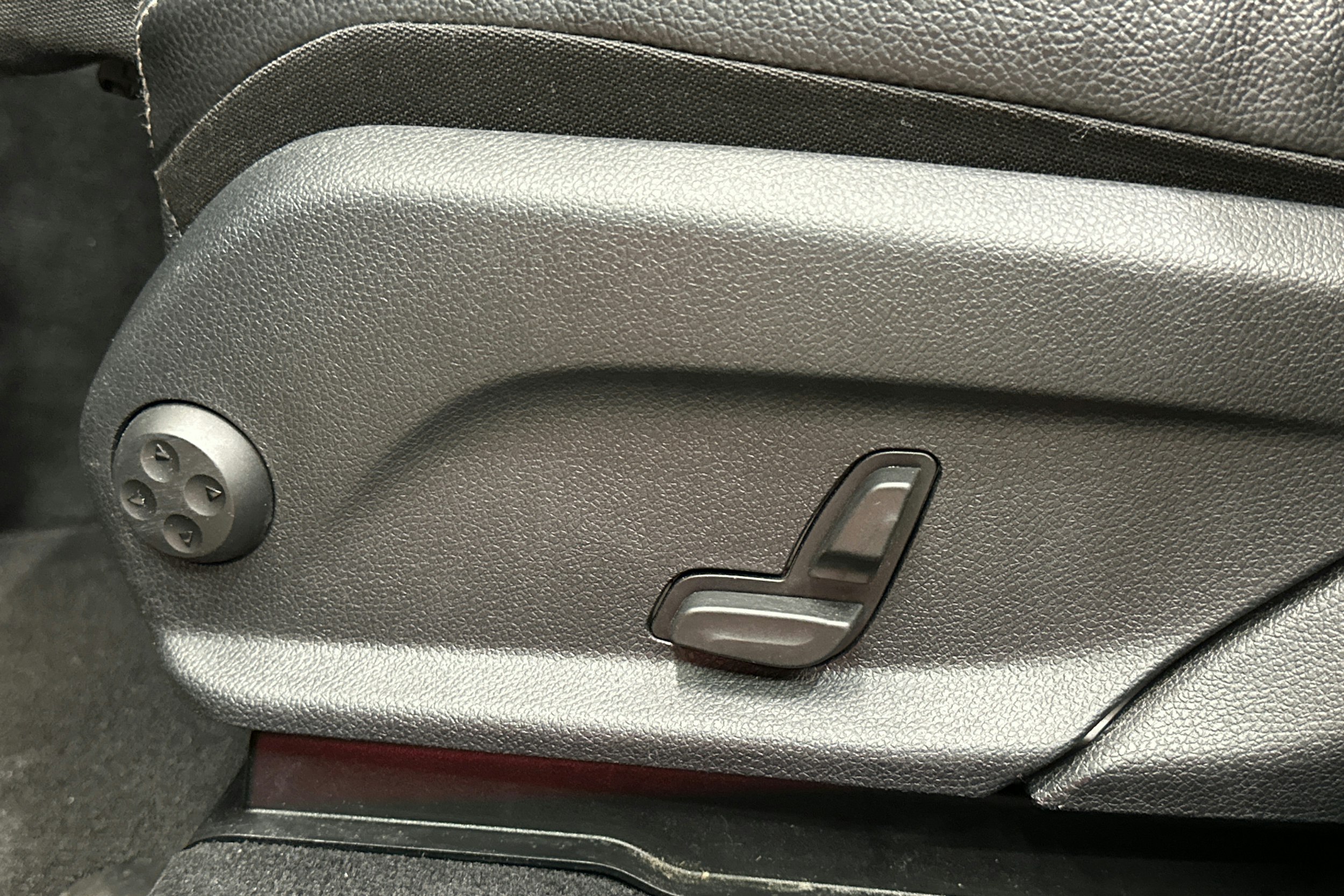 sininen Mercedes-Benz GLC 2018 kuva 27.