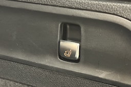 sininen Mercedes-Benz GLC 2018 kuva 28.