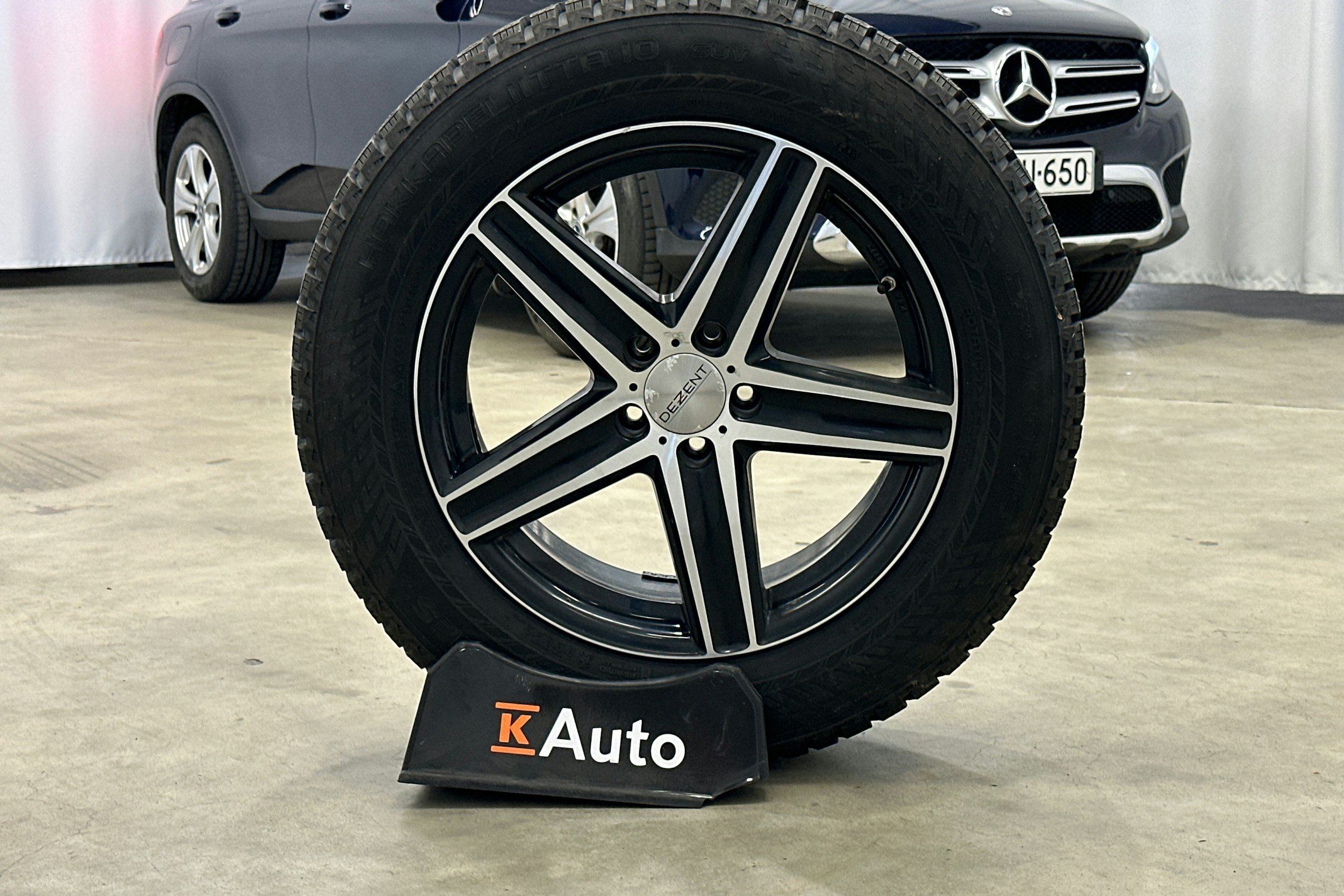 sininen Mercedes-Benz GLC 2018 kuva 33.