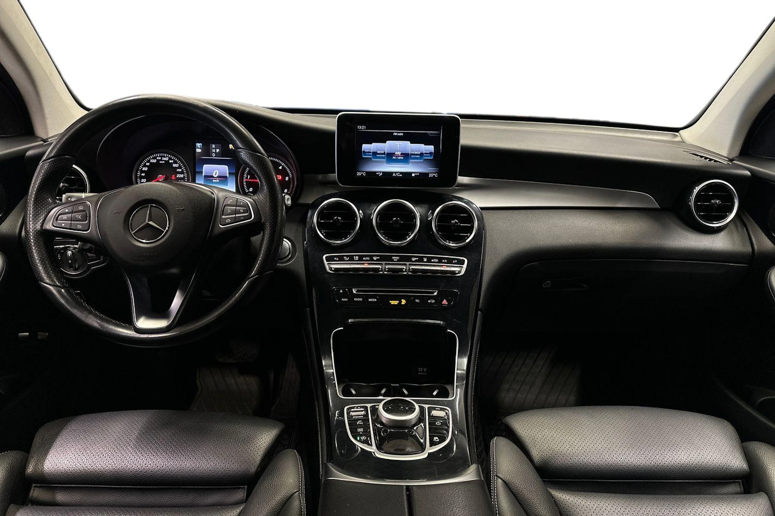 valkoinen Mercedes-Benz GLC 2018 kuva 9.