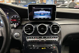 valkoinen Mercedes-Benz GLC 2018 kuva 17.