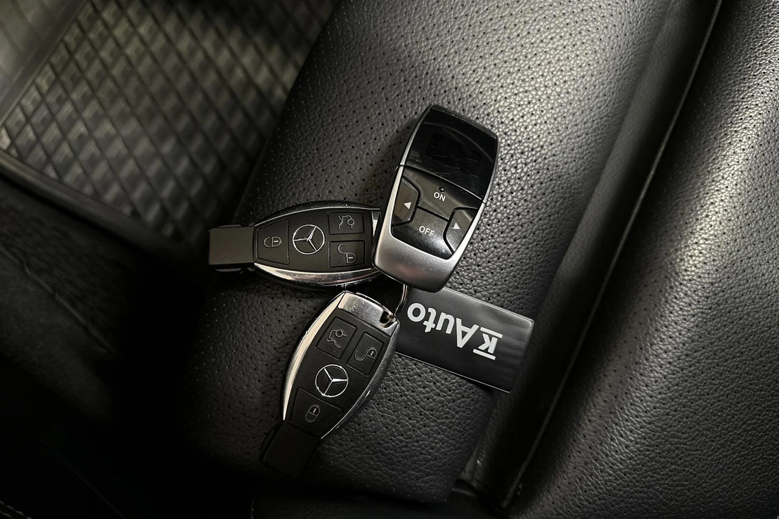 valkoinen Mercedes-Benz GLC 2018 kuva 18.