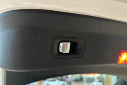 valkoinen Mercedes-Benz GLC 2018 kuva 28.