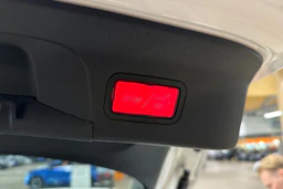 valkoinen Mercedes-Benz GLC 2018 kuva 29.